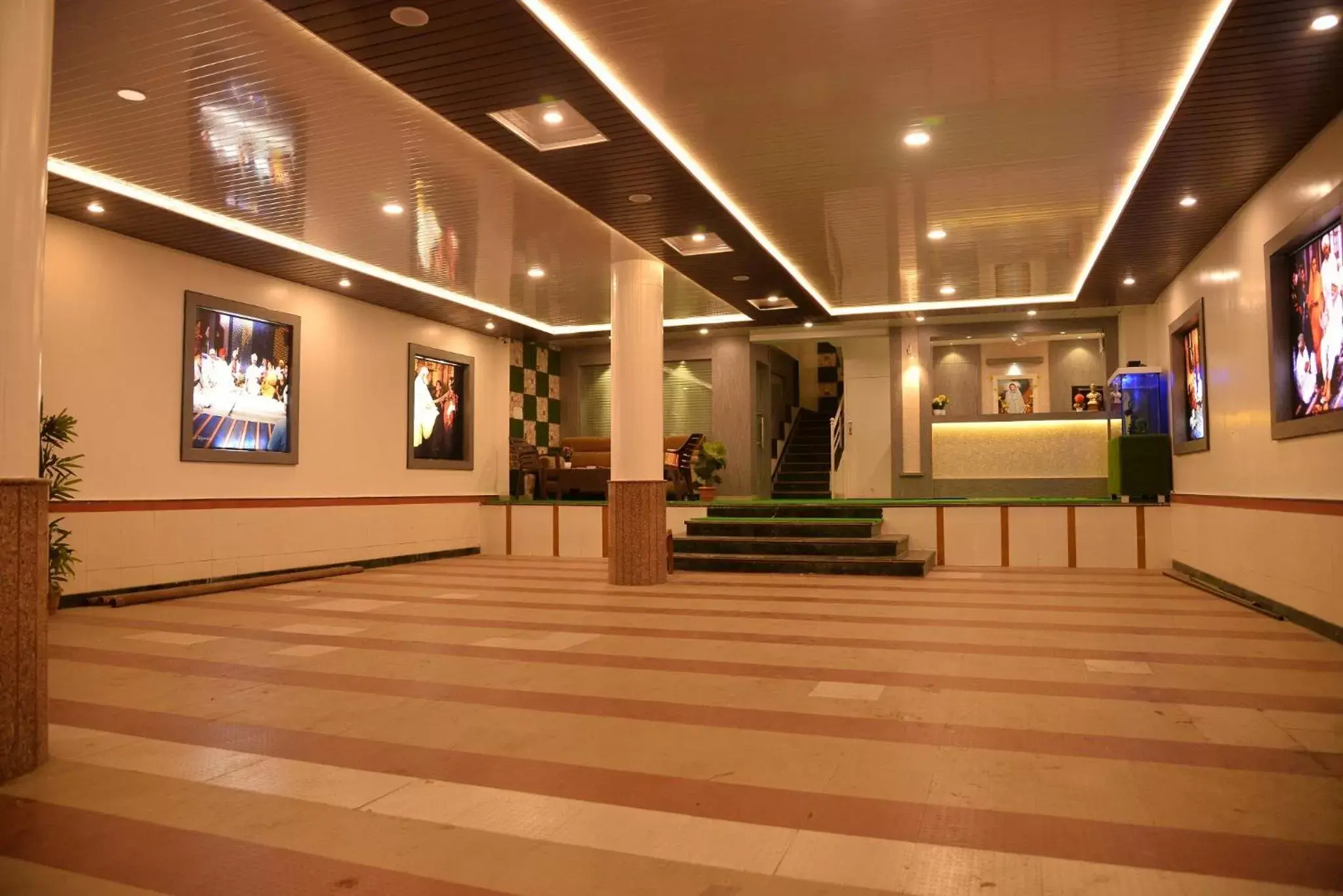 Facade/entrance, Lobby/Reception in Hotel Disha Palace