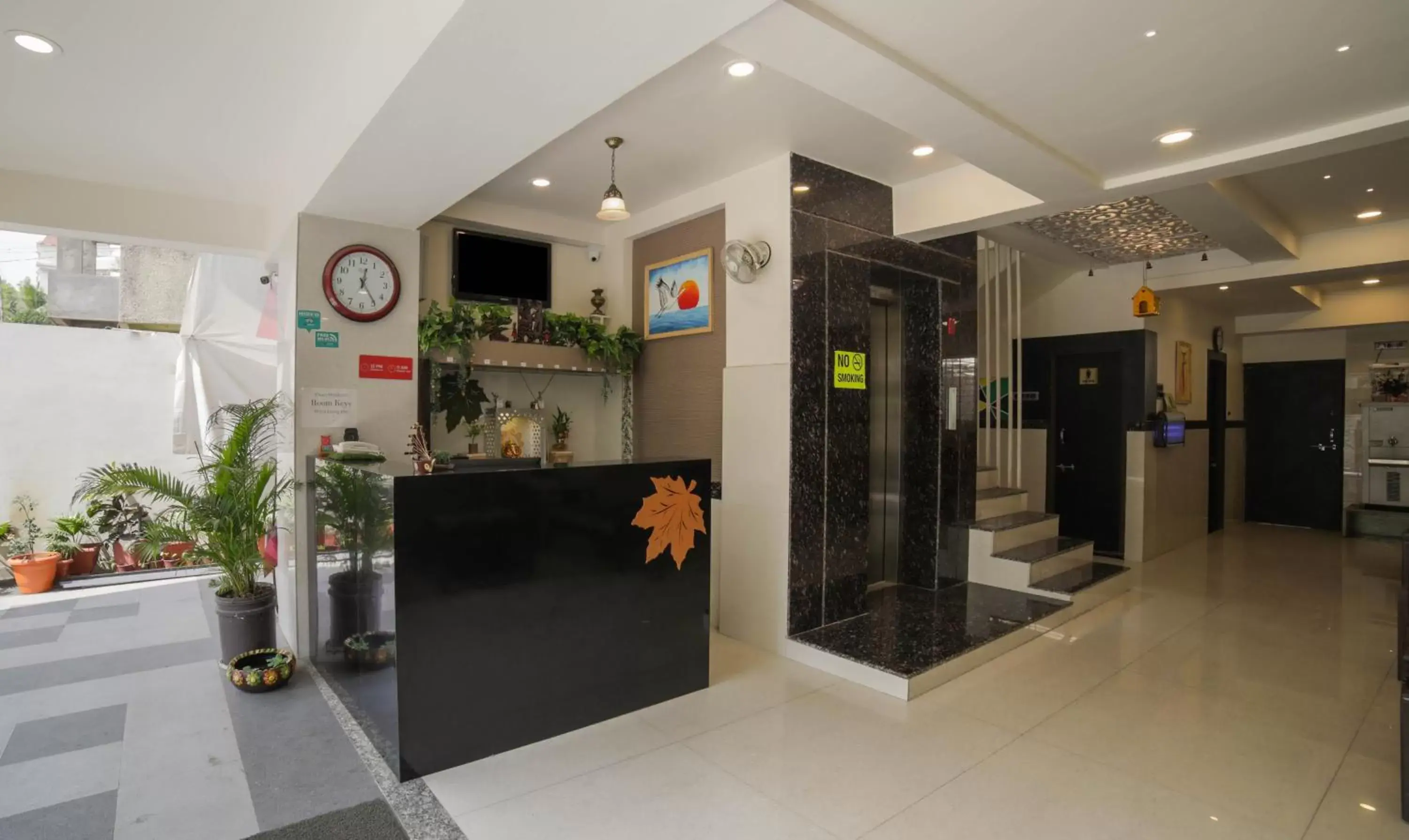 Lobby or reception in Itsy Hotels Le Clover Lobby or reception in Itsy Hotels Le Clover