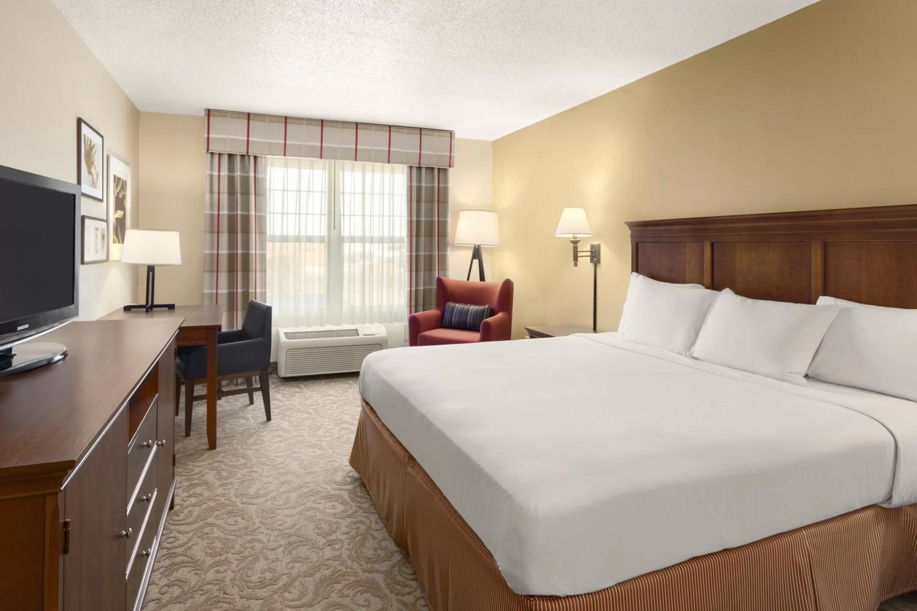 King Room in Best Western Harmony Inn Fort Dodge Iowa