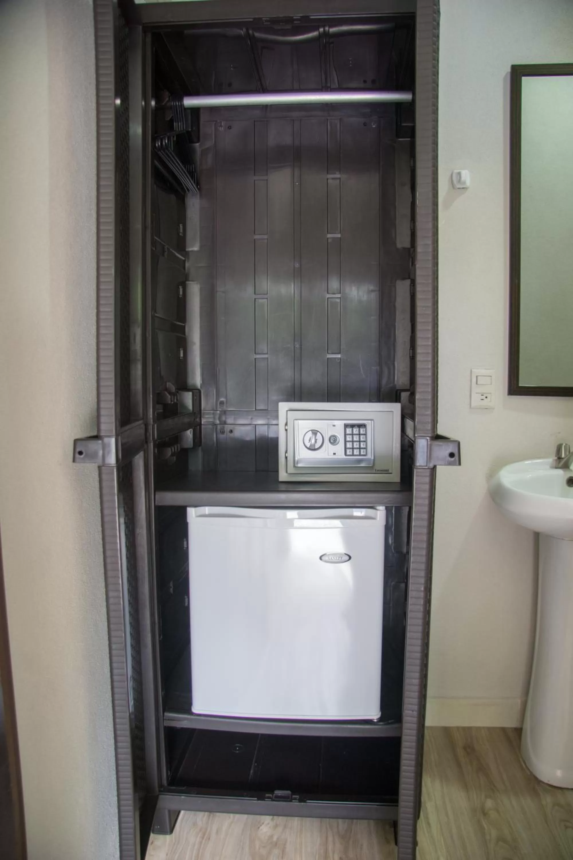 Twin Room in Jaco Lodge Quiet Place