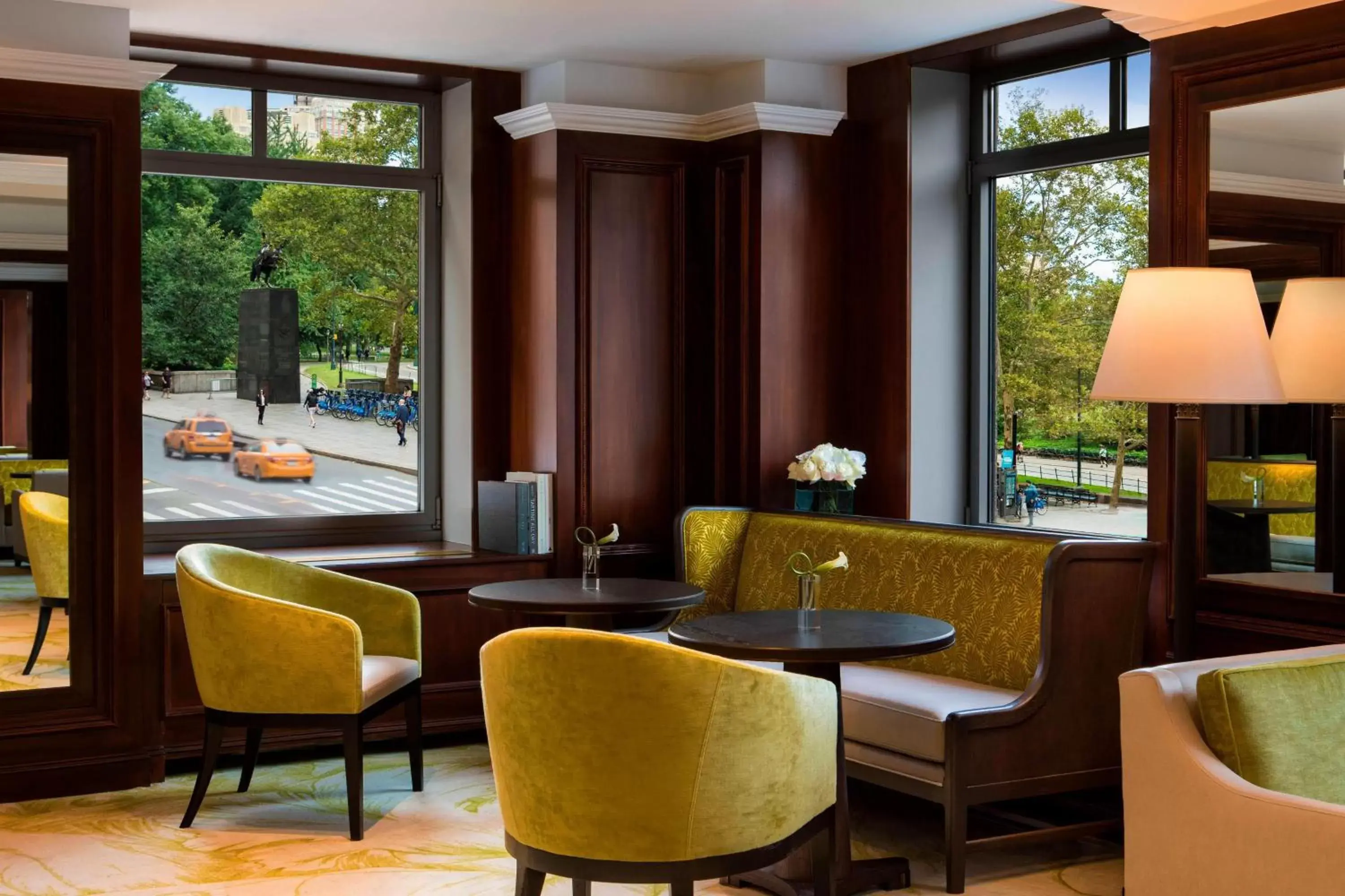 Lounge or bar in The Ritz-Carlton New York, Central Park