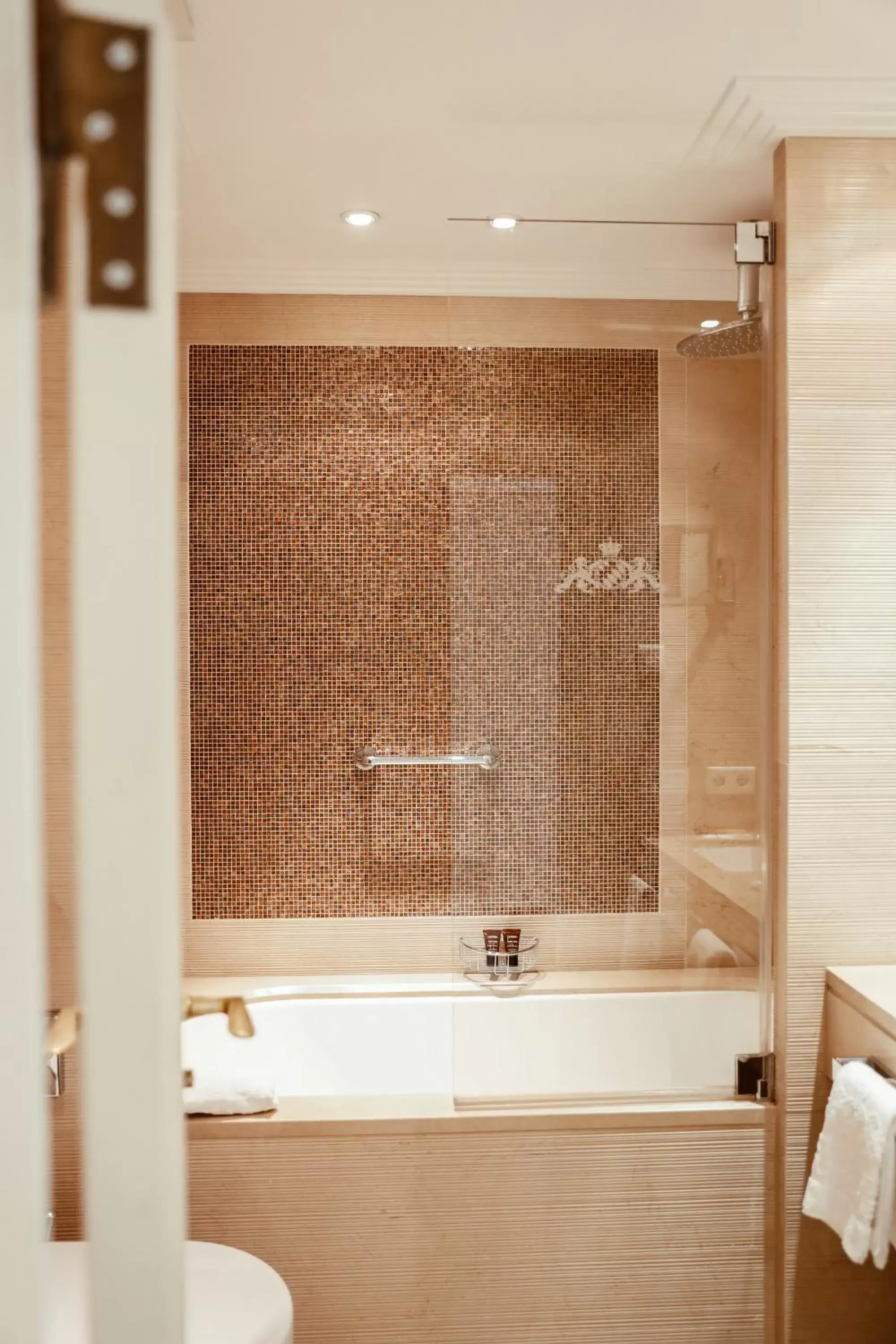 Deluxe Single Room - single occupancy in Hotel Bayerischer Hof Deluxe Single Room - single occupancy in Hotel Bayerischer Hof