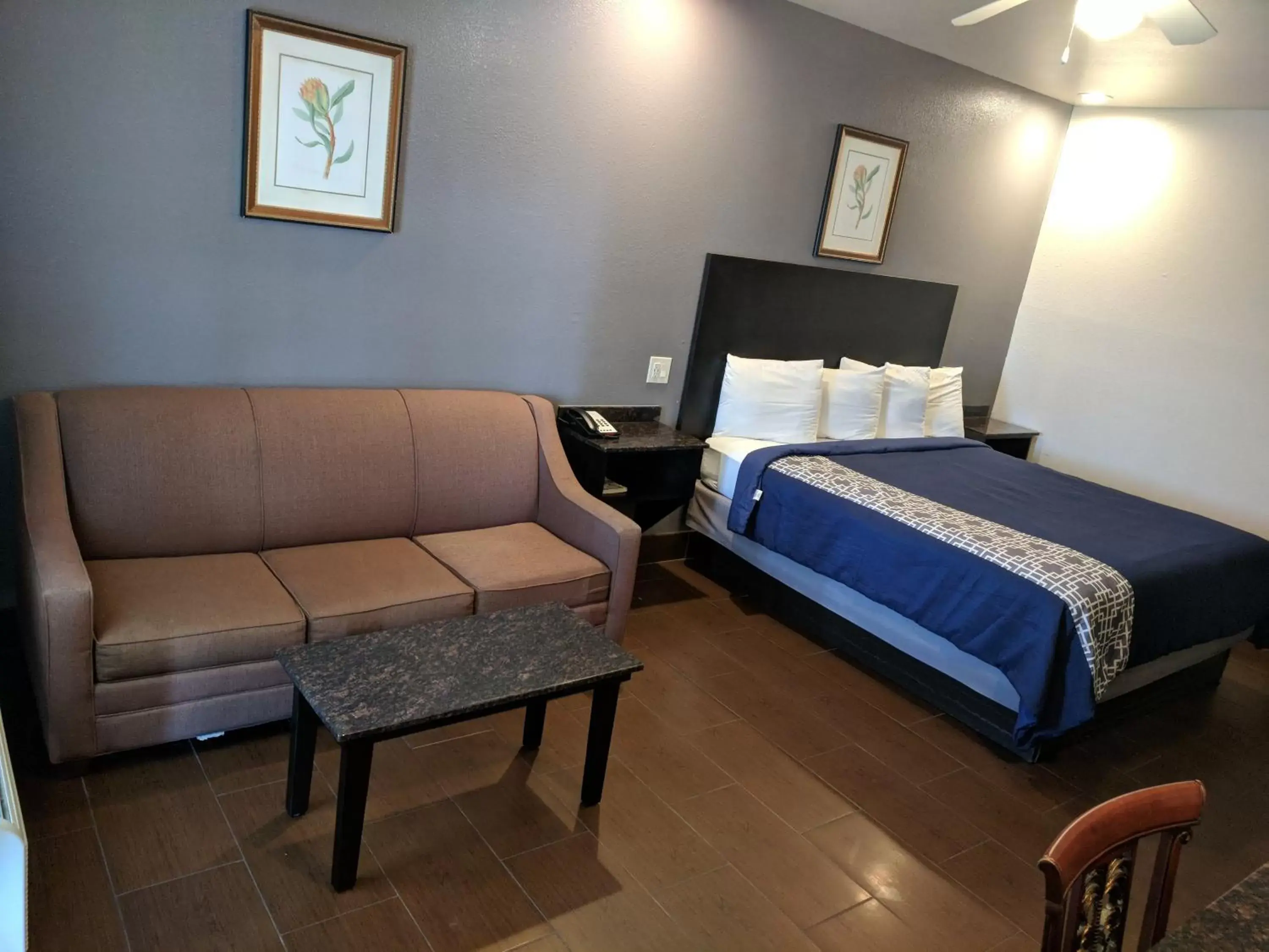 Bedroom, Bed in Americas Best Value Inn - Brownsville