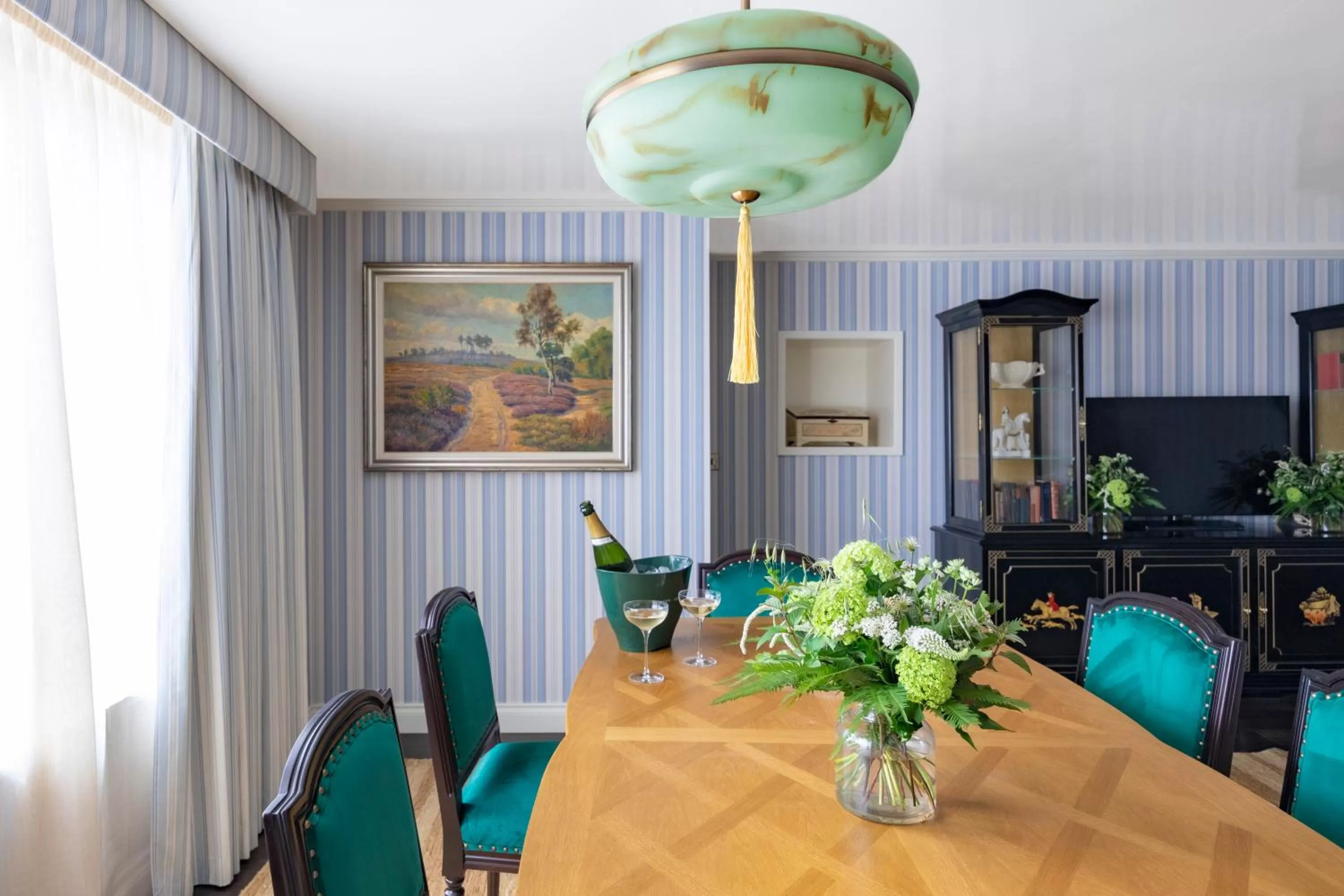 Living room in Graduate by Hilton Cambridge