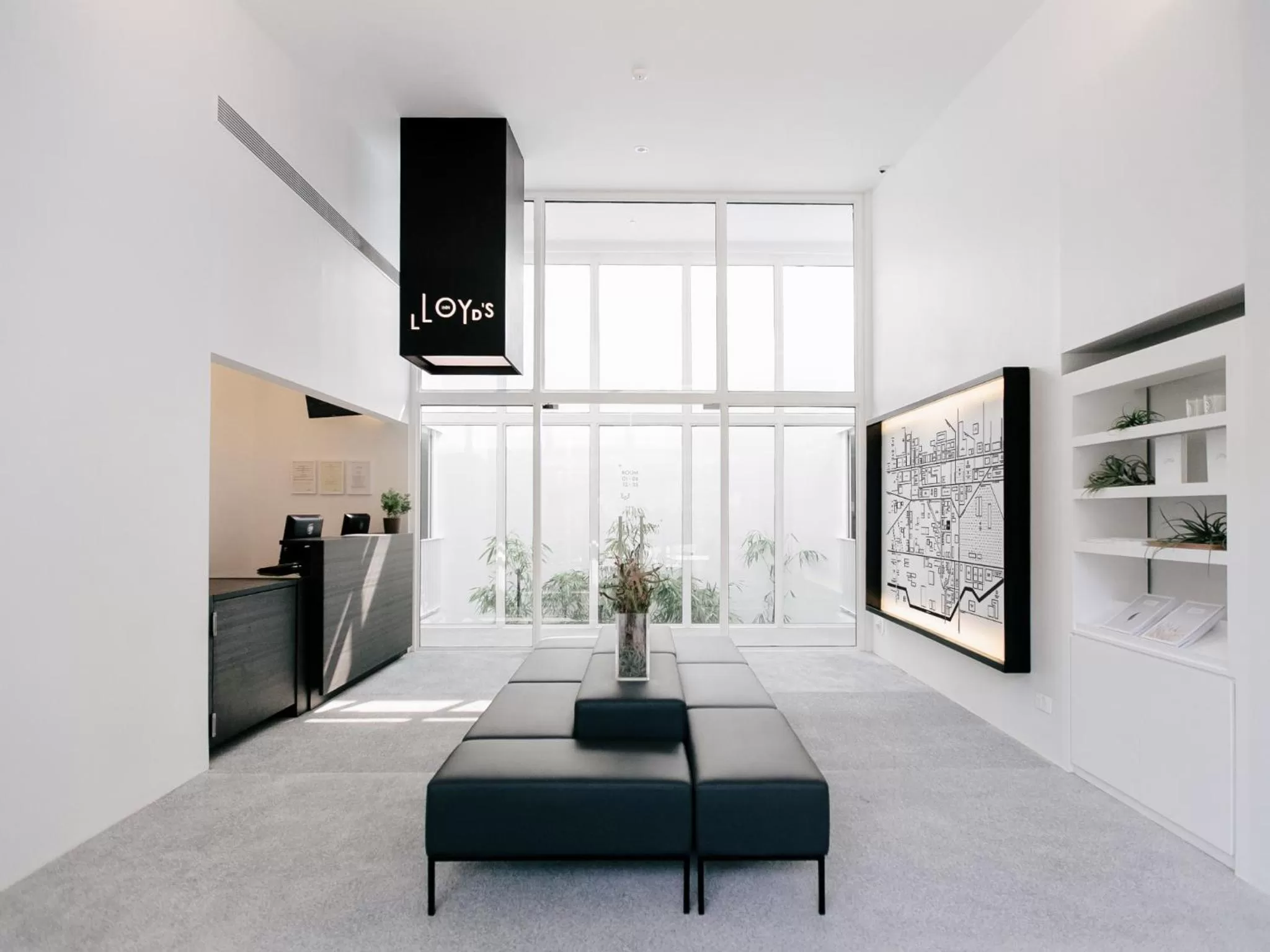 Living room in Lloyd's Inn