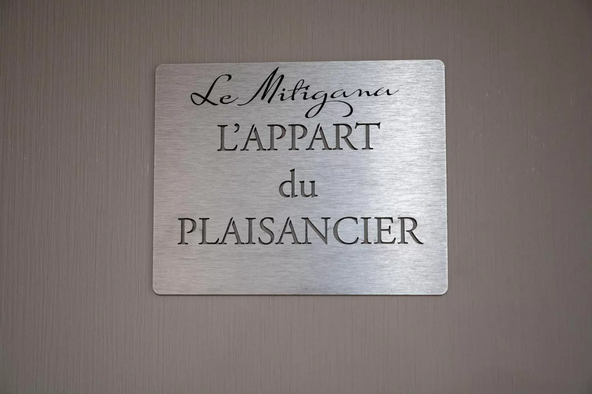 Logo/Certificate/Sign in Hôtel - Restaurant Le MITIGANA