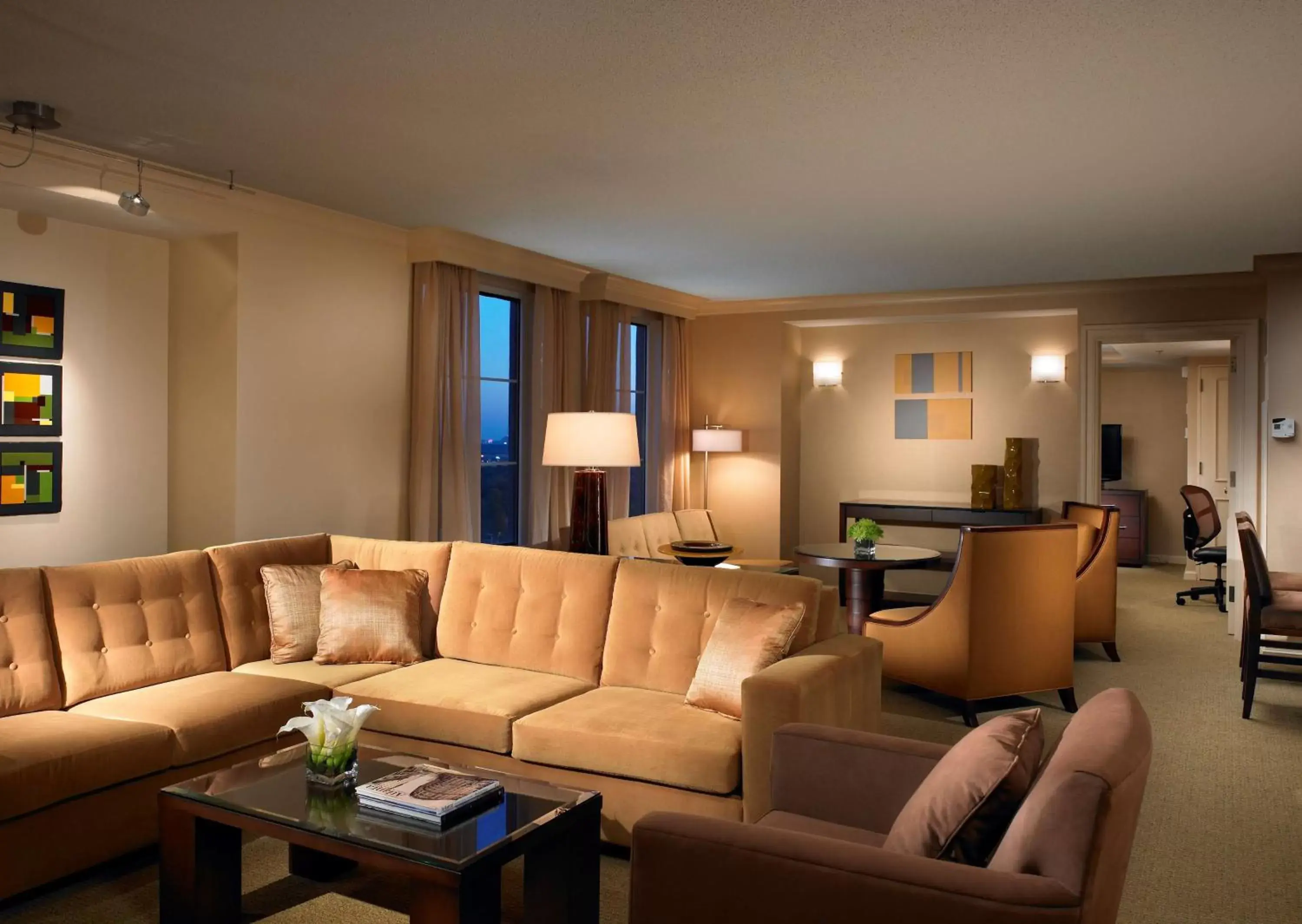 Photo of the whole room, Seating Area in Grand Hyatt Atlanta in Buckhead