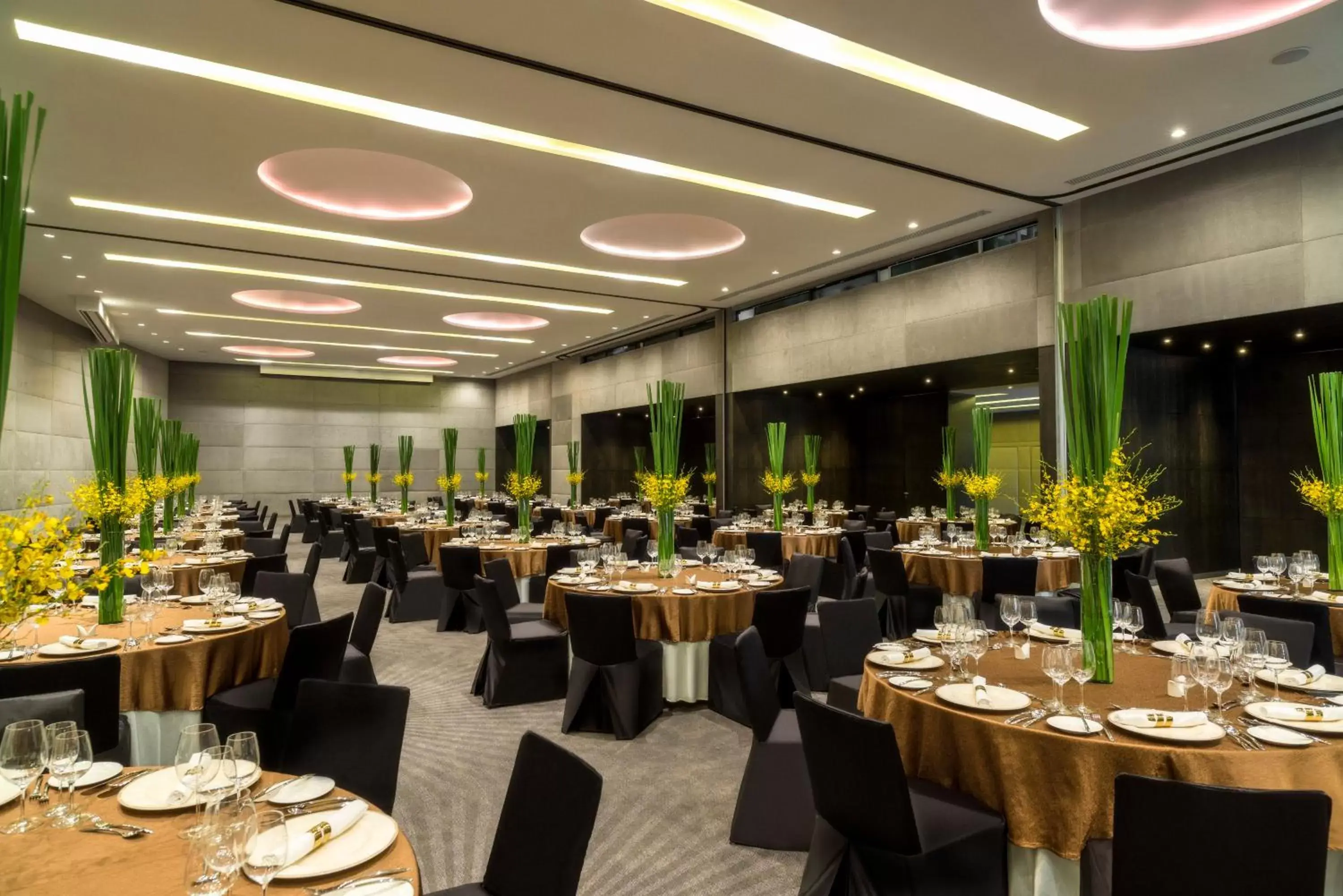 Banquet/Function facilities, Restaurant/Places to Eat in Holiday Inn Bangkok Sukhumvit, an IHG Hotel