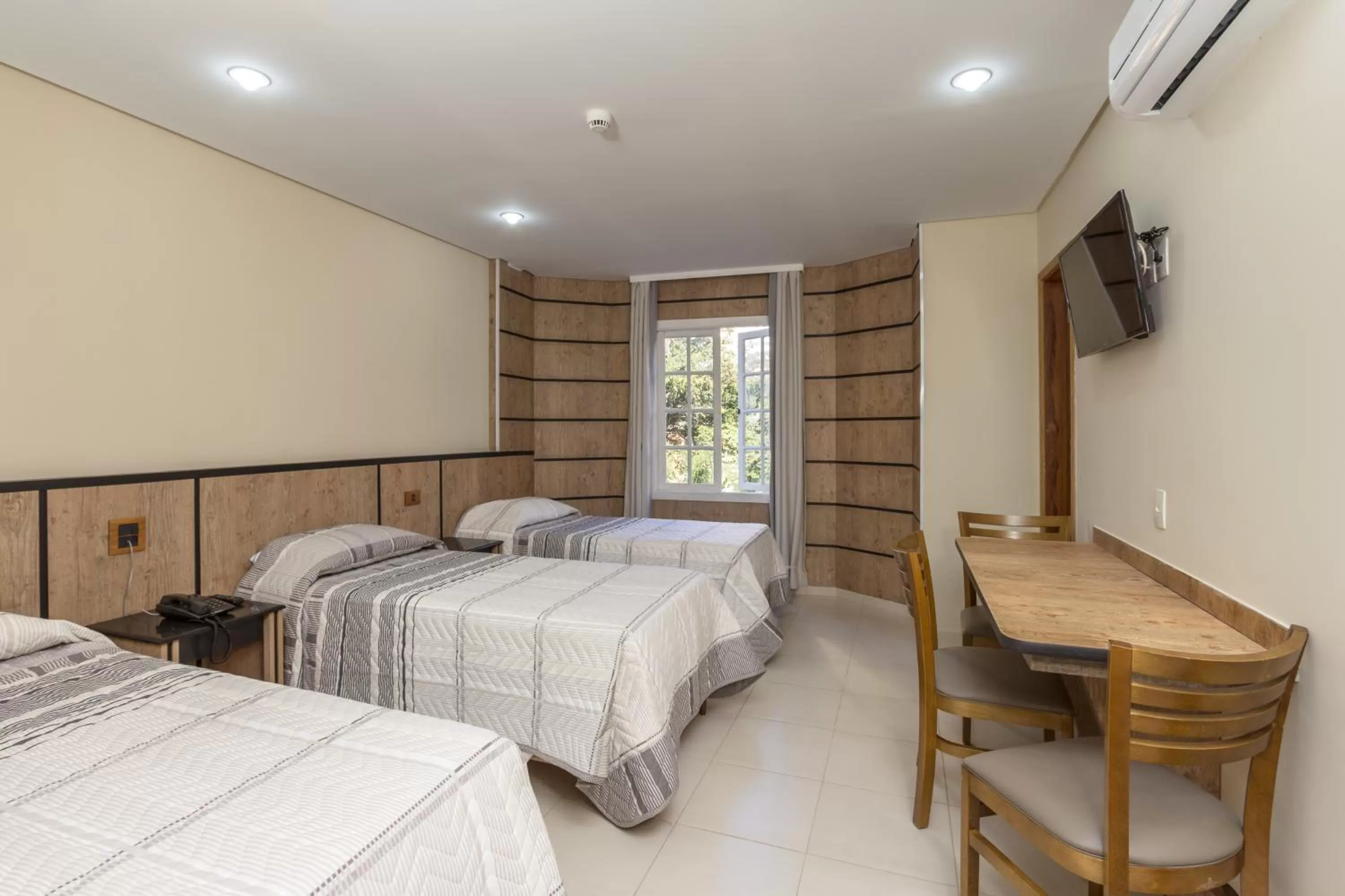 Photo of the whole room, Bed in Hotel America do Sul