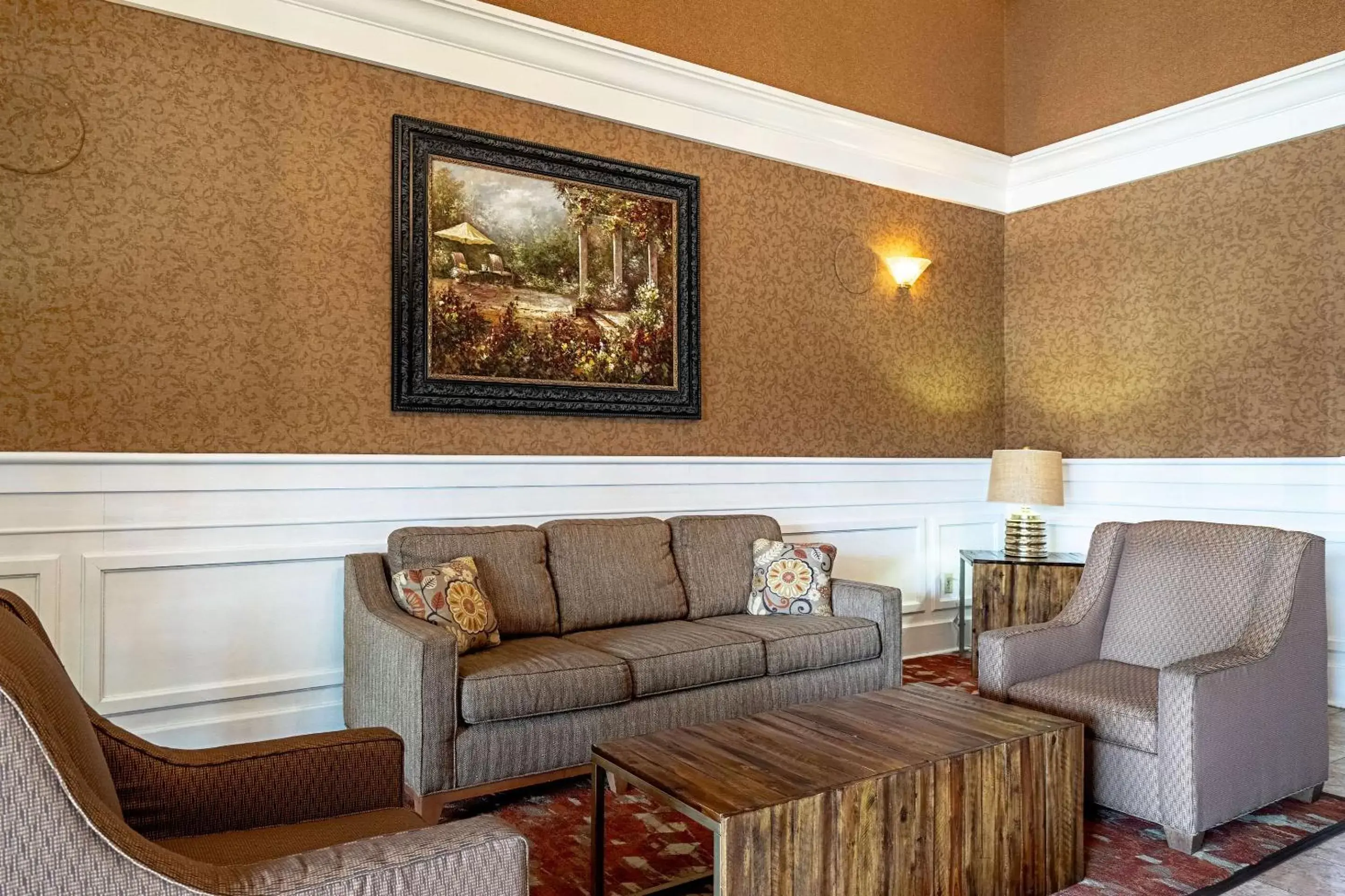 Lobby or reception, Seating Area in Quality Suites