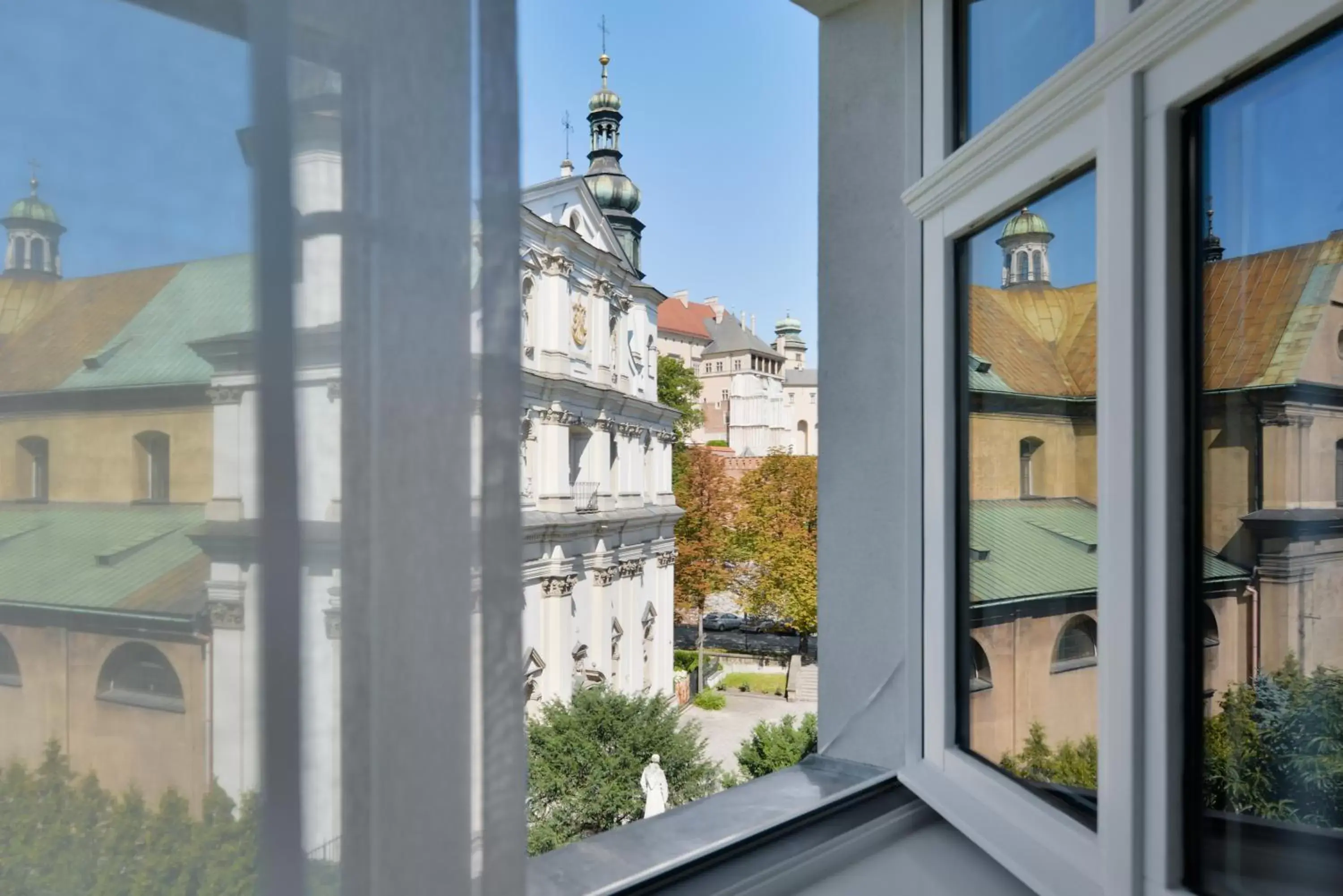 Garden view in STRADONIA Serviced Apartments