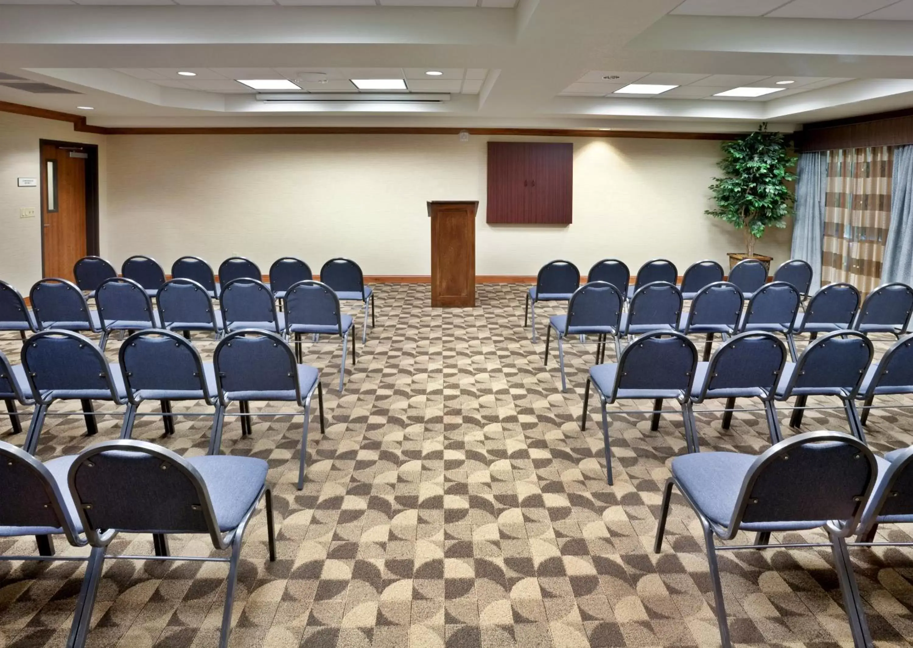 Meeting/conference room in Holiday Inn Express & Suites Nampa - Idaho Center, an IHG Hotel