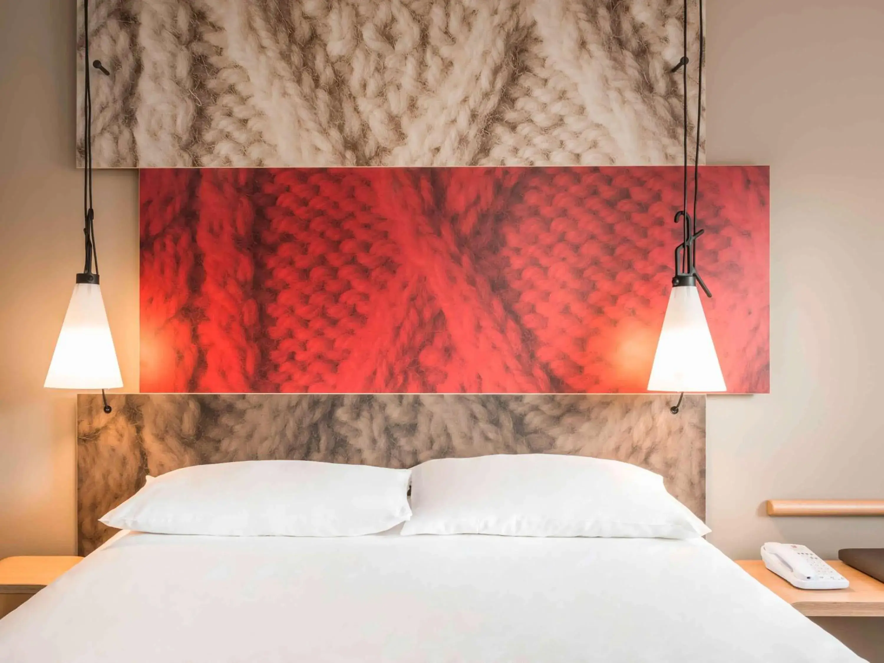 Photo of the whole room, Bed in ibis Paris Porte de Clichy Centre
