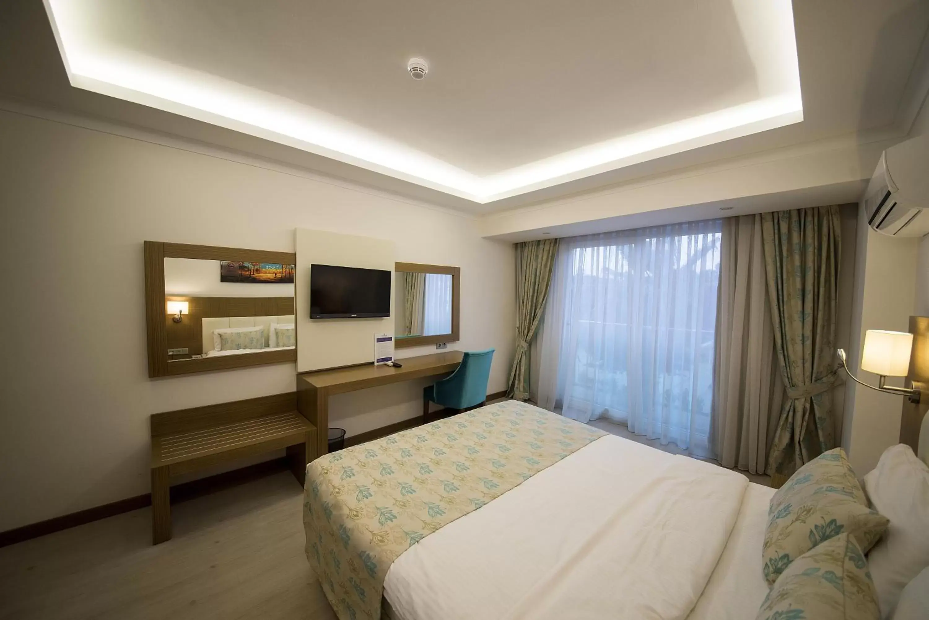 Photo of the whole room, Bed in Yeniceri City Hotel