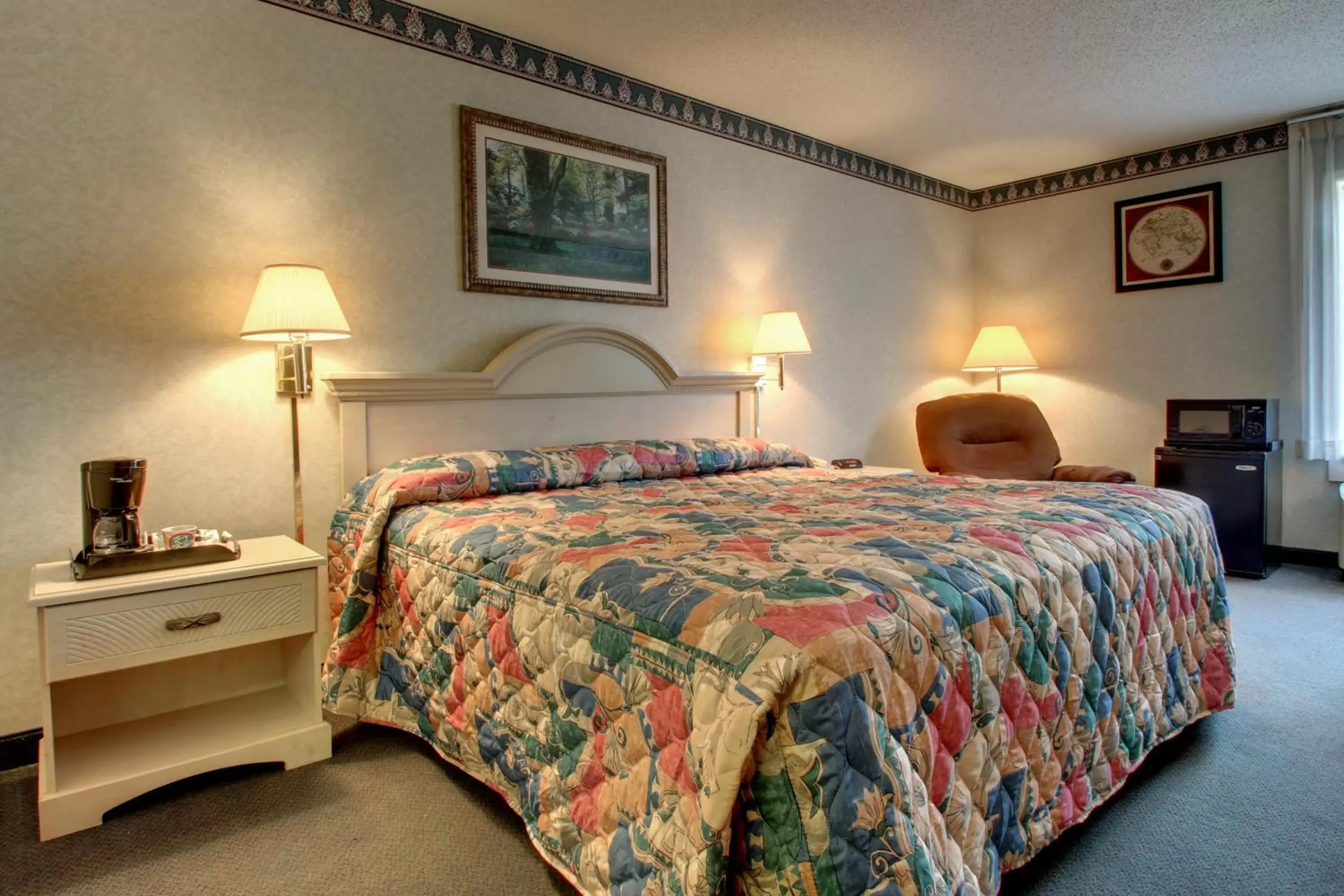 Bed in Key West Inn - Baxley
