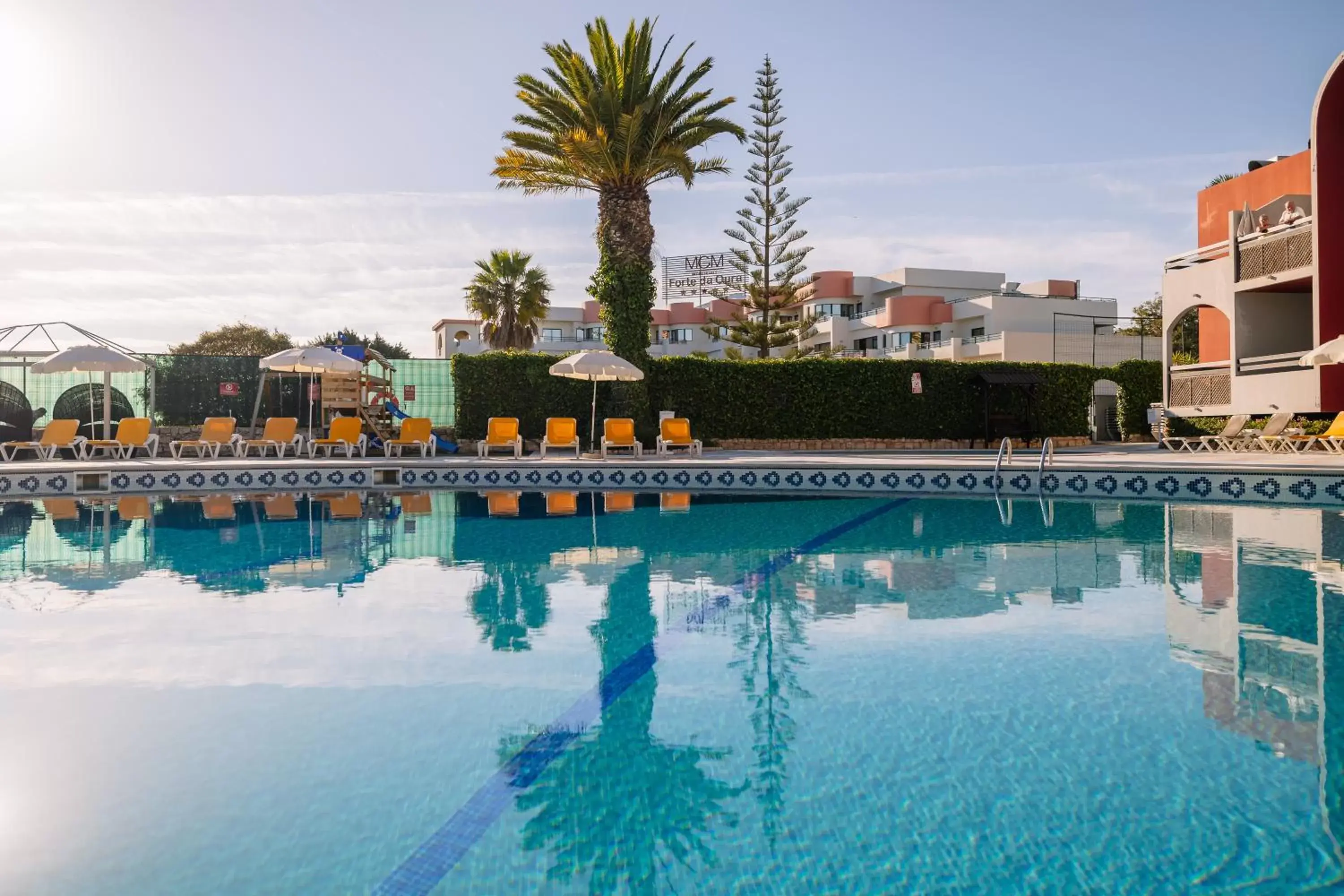 Swimming Pool in Muthu Oura Praia Hotel