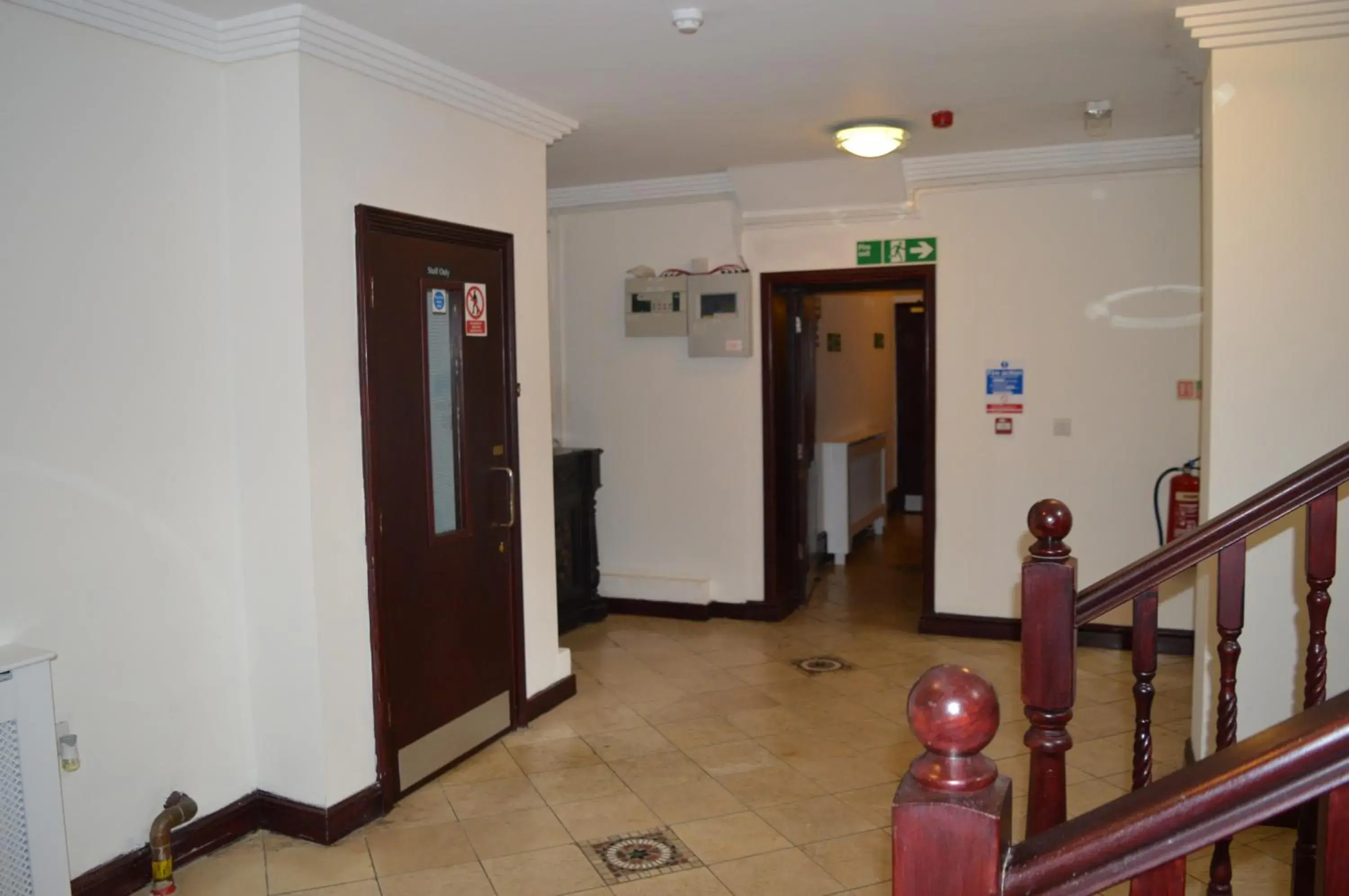 Area and facilities in Globe Hotel
