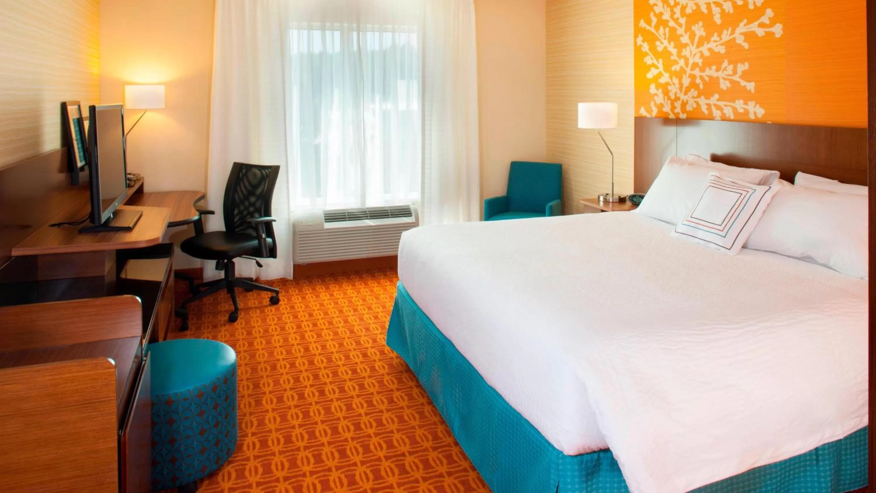 Bed in Fairfield Inn & Suites by Marriott Atlanta Gwinnett Place