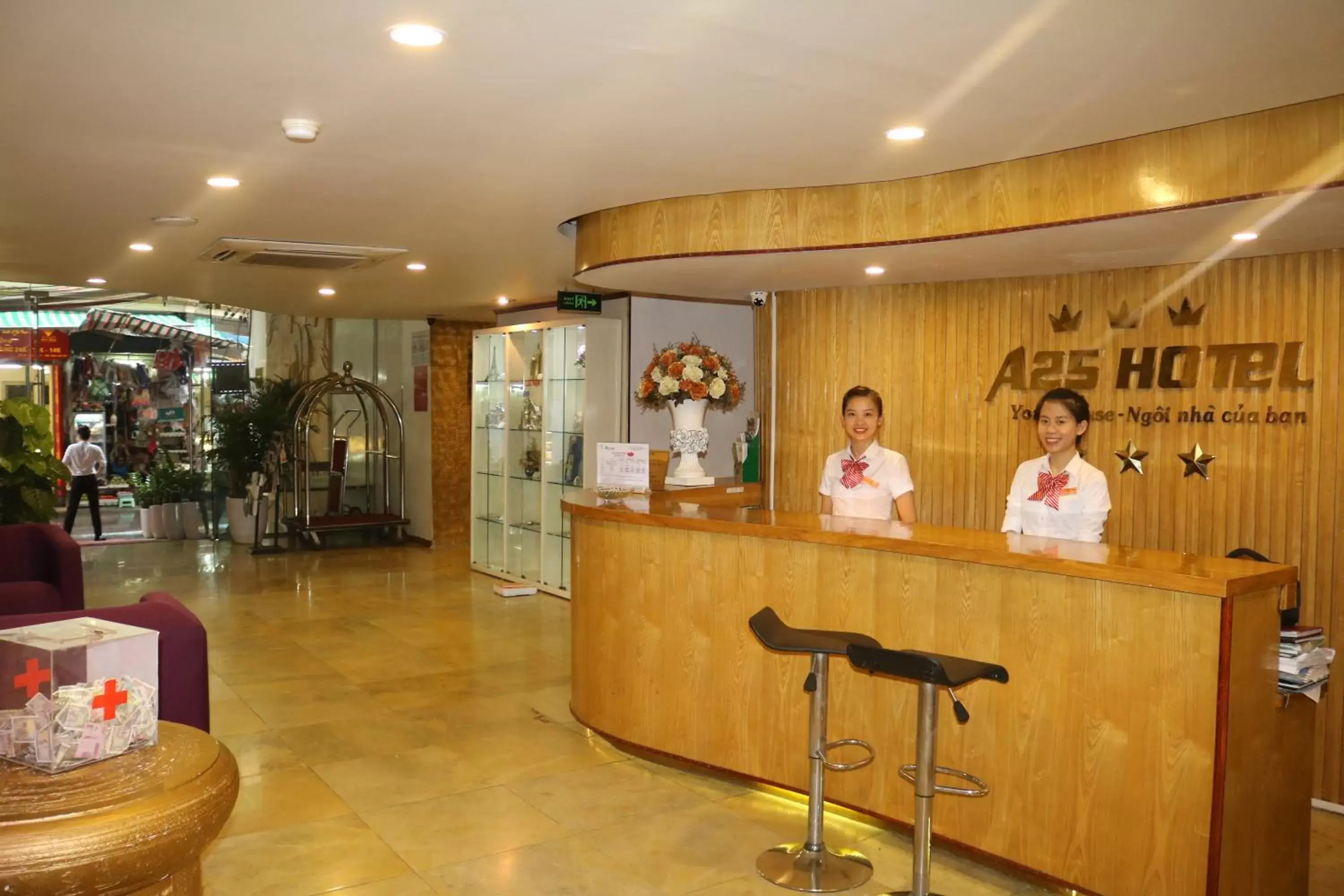 Staff, Lobby/Reception in A25 Hotel - 12 Ngô Sỹ Liên