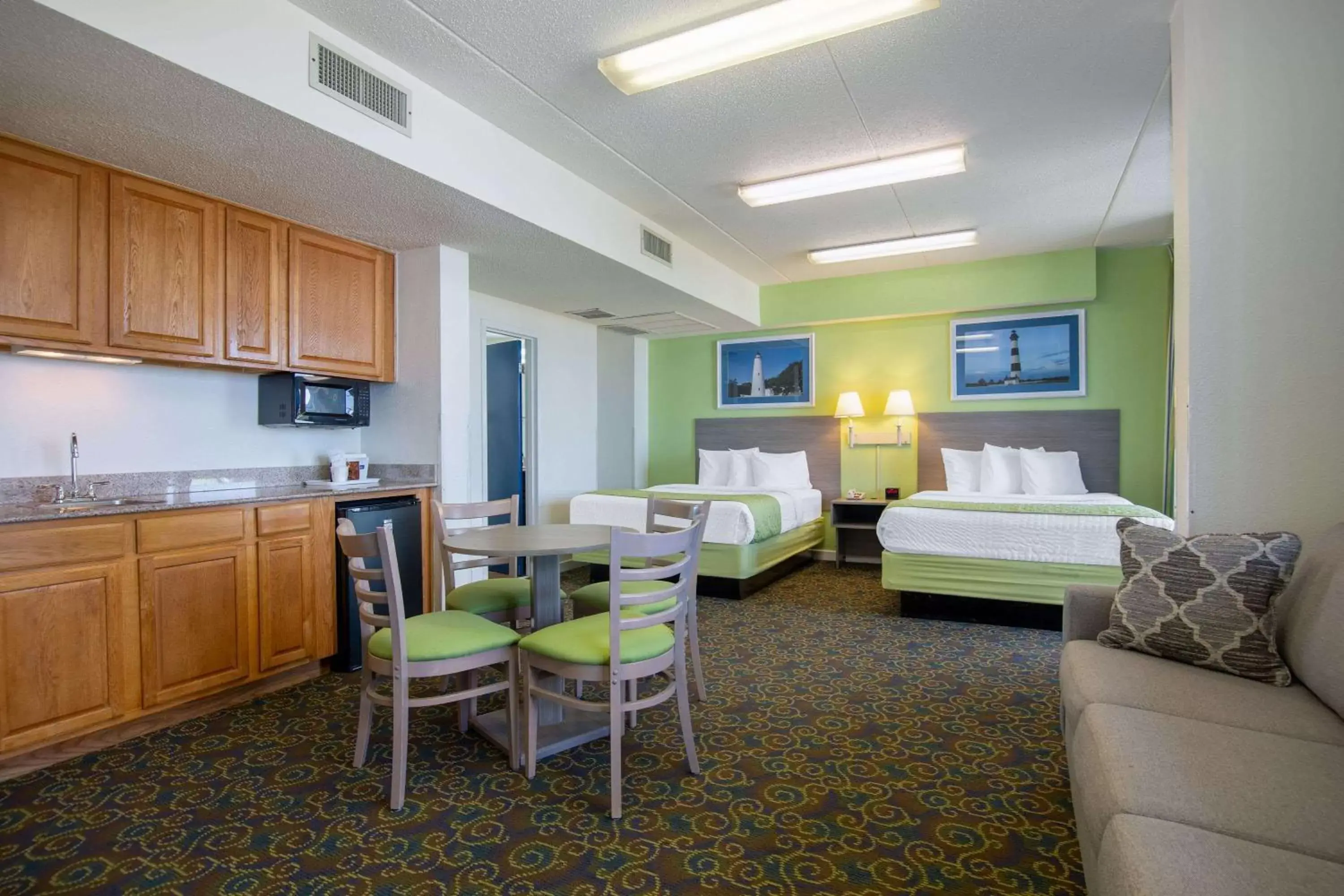 Photo of the whole room in Travelodge by Wyndham Outer Banks/Kill Devil Hills