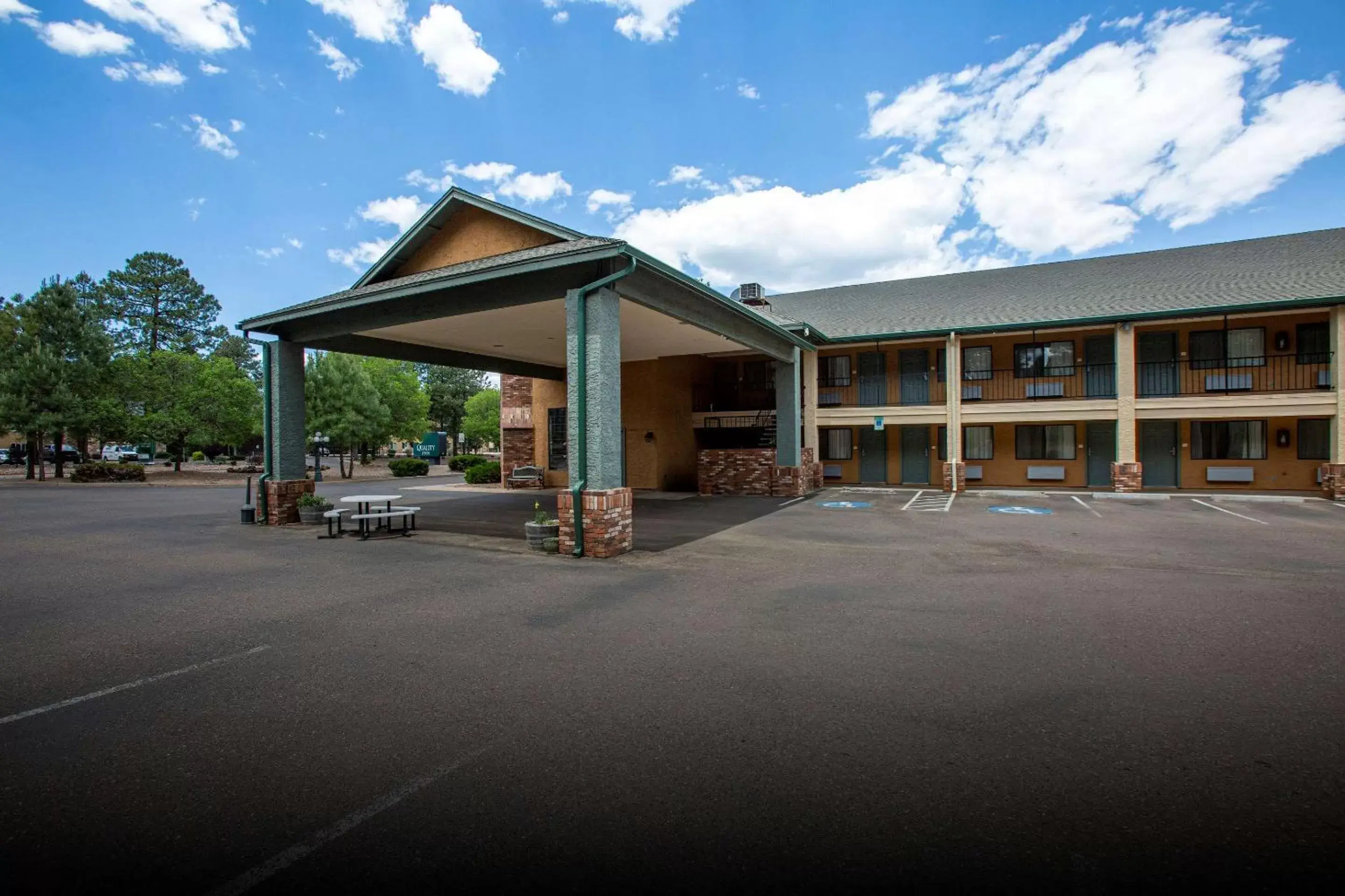 Property Building in Quality Inn Pinetop Lakeside