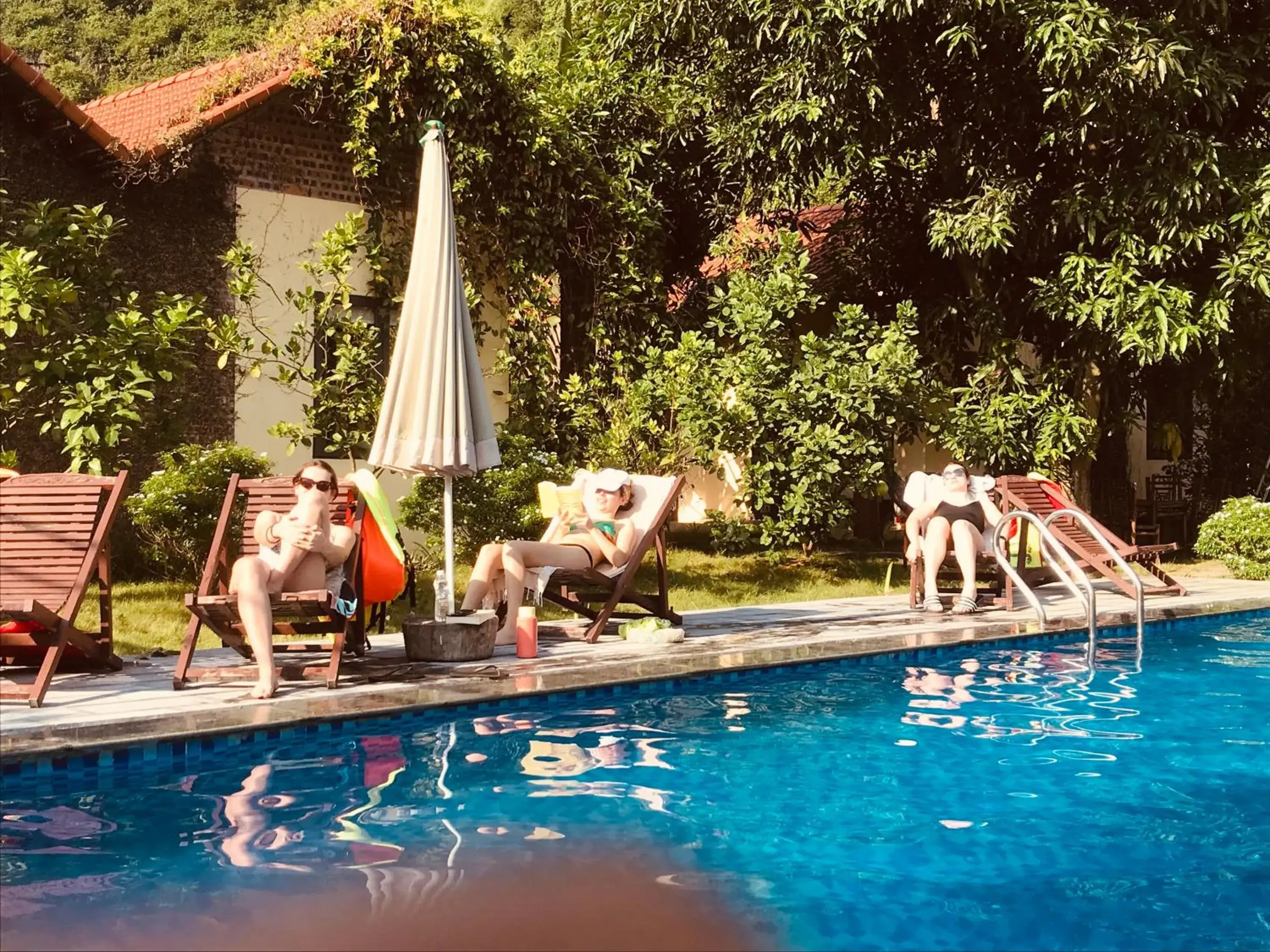 Swimming pool in Trang An Retreat Swimming pool in Trang An Retreat