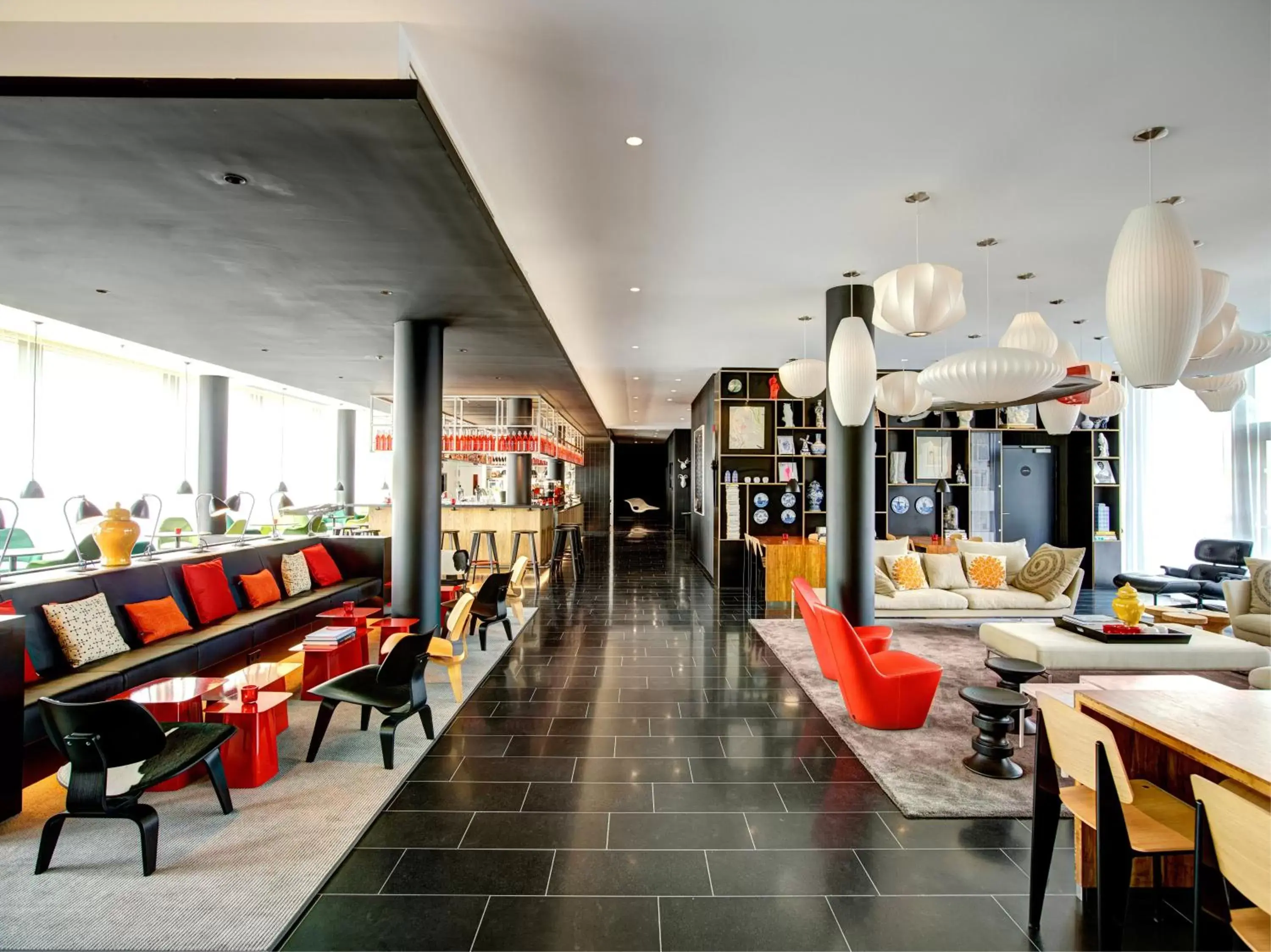 Lobby or reception, Restaurant/Places to Eat in citizenM Paris Charles de Gaulle Airport