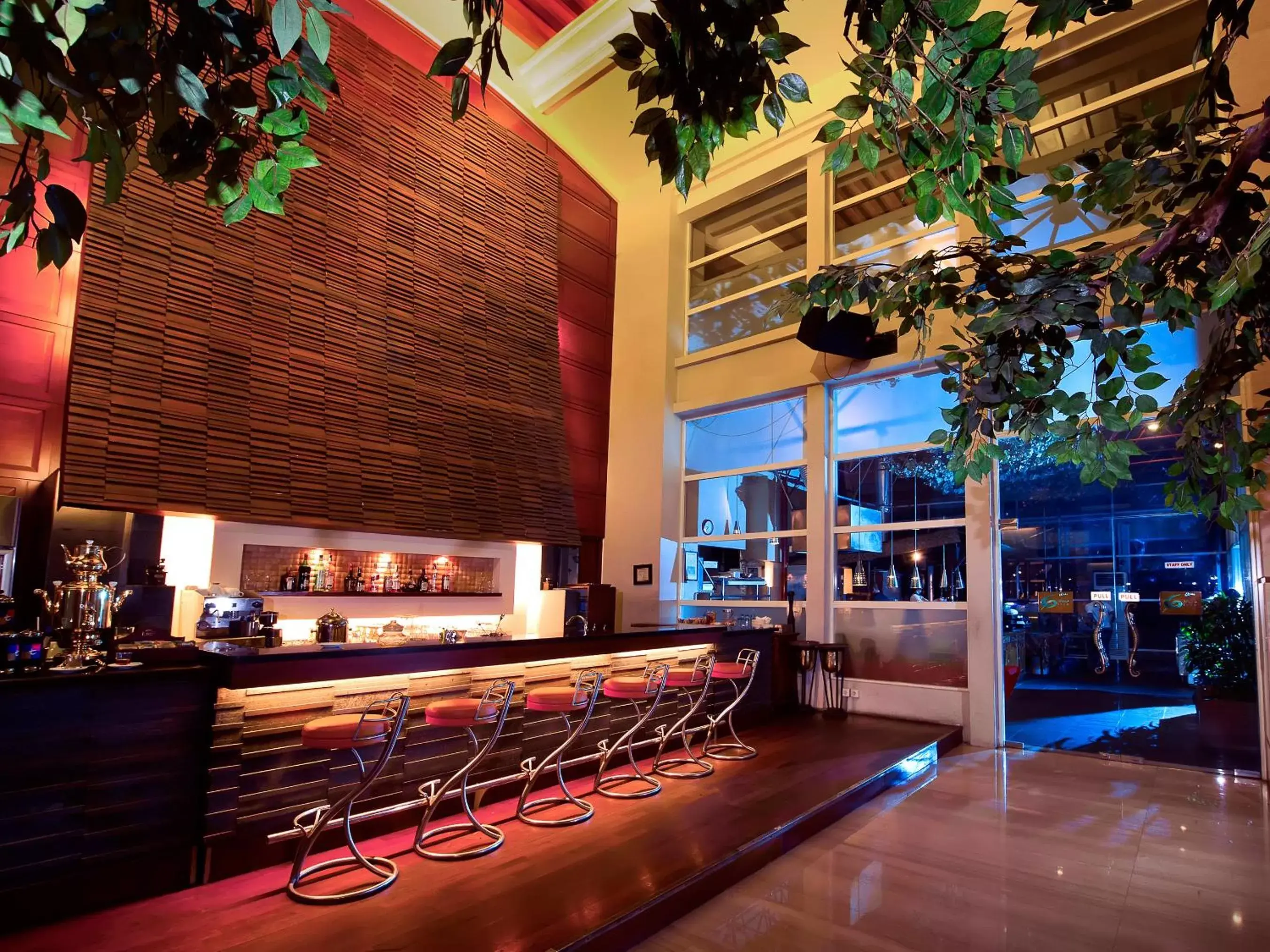 Lounge or bar in Novotel Semarang - GeNose Ready, CHSE Certified