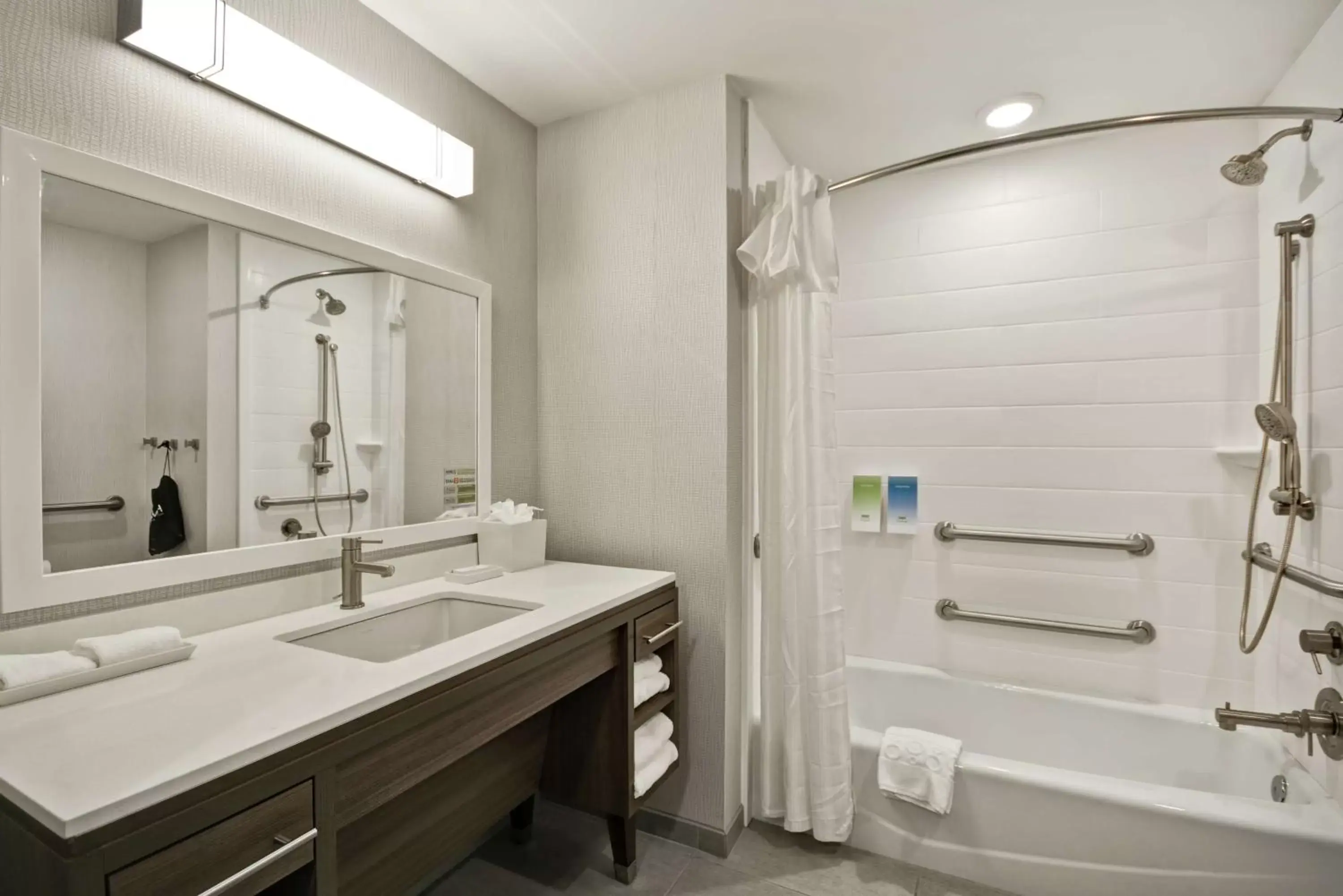 Bathroom in Home2 Suites By Hilton Atlanta Lithia Springs