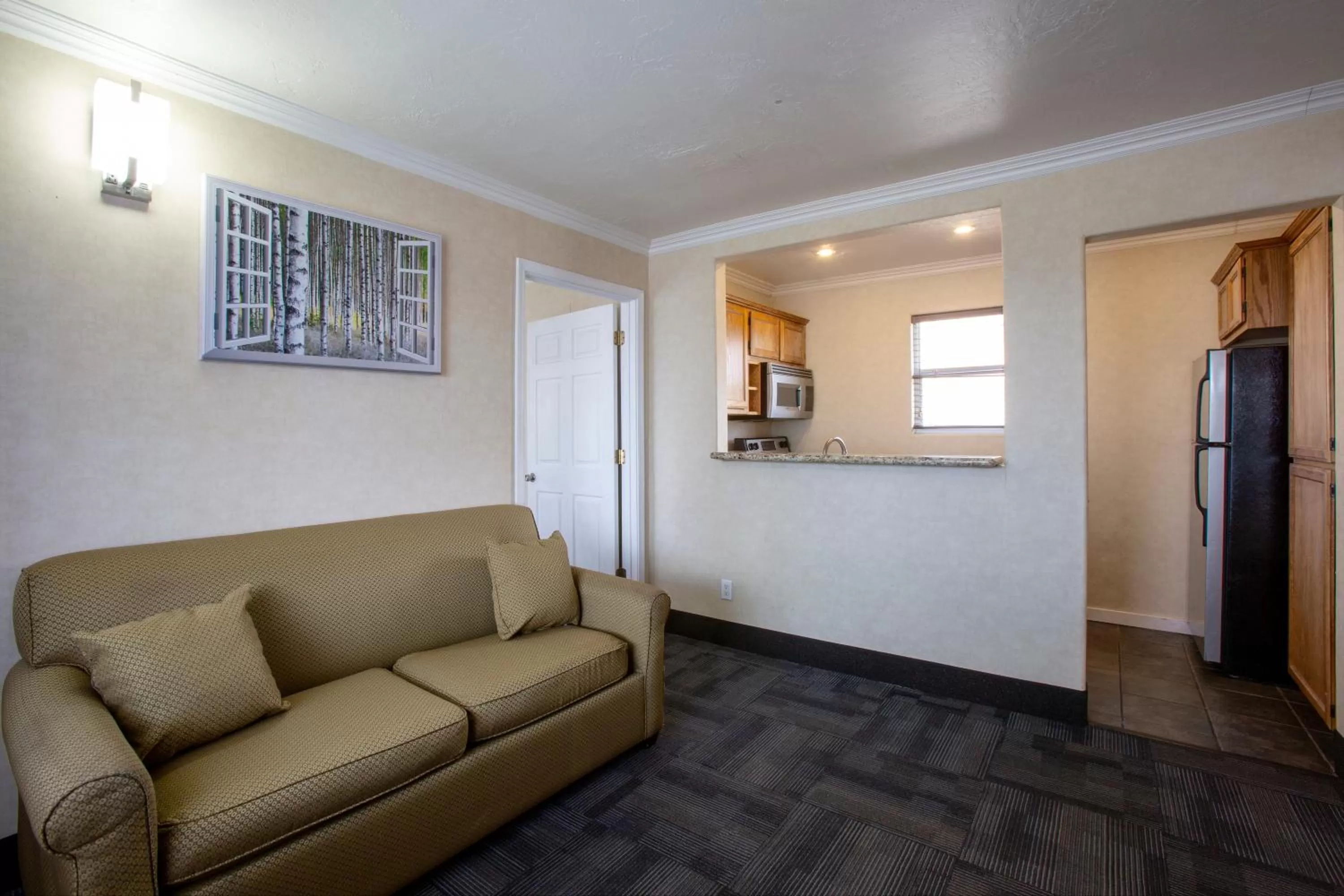Living room in Hotel Aspen Flagstaff/ Grand Canyon InnSuites