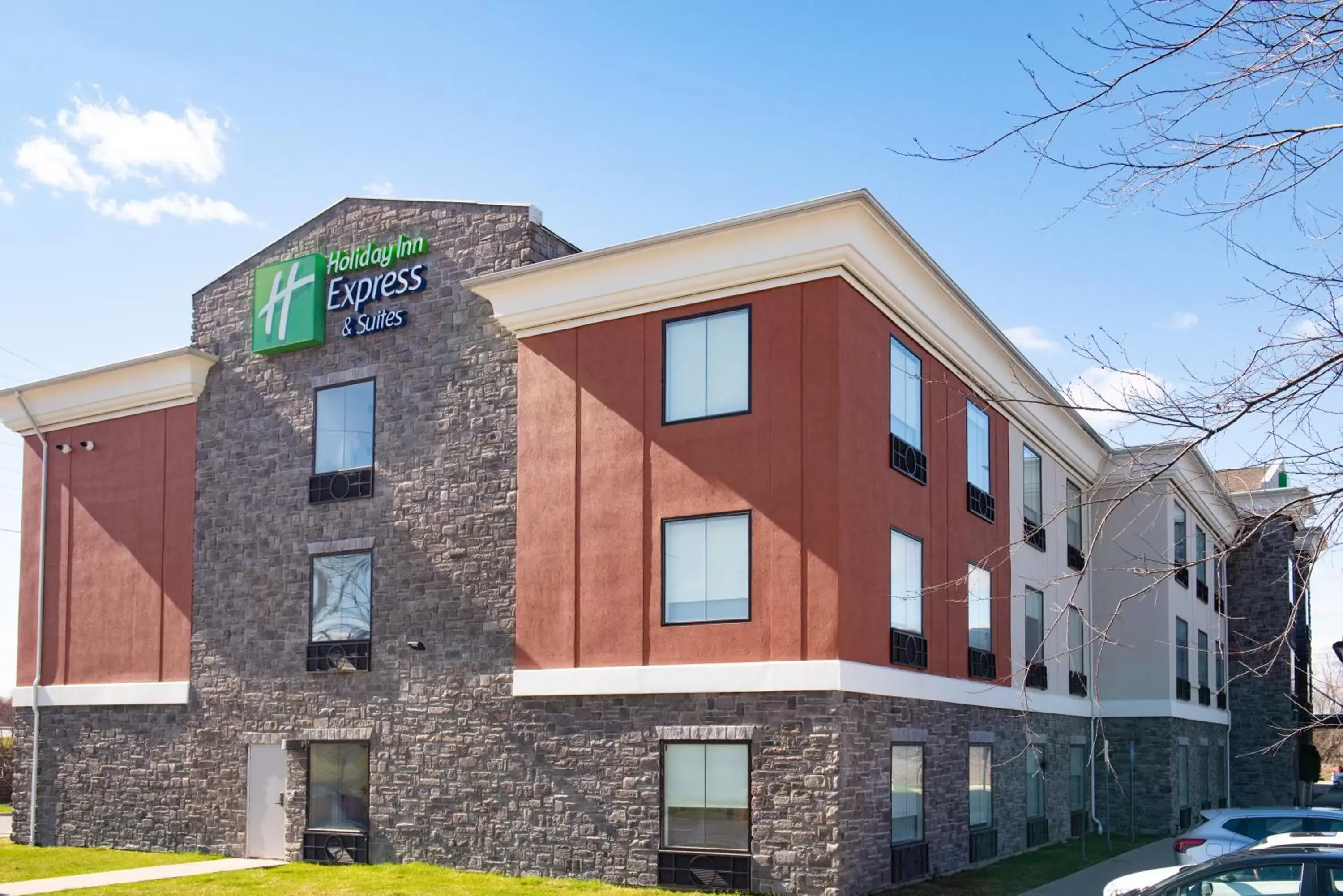 Property Building in Holiday Inn Express Hotel & Suites Chester, an IHG Hotel
