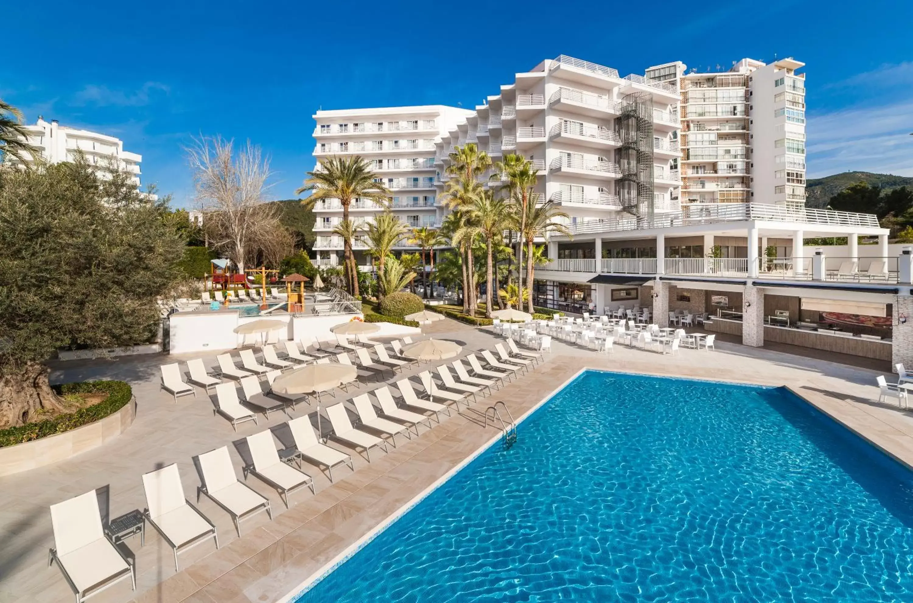 Facade/entrance, Swimming Pool in Globales Palmanova