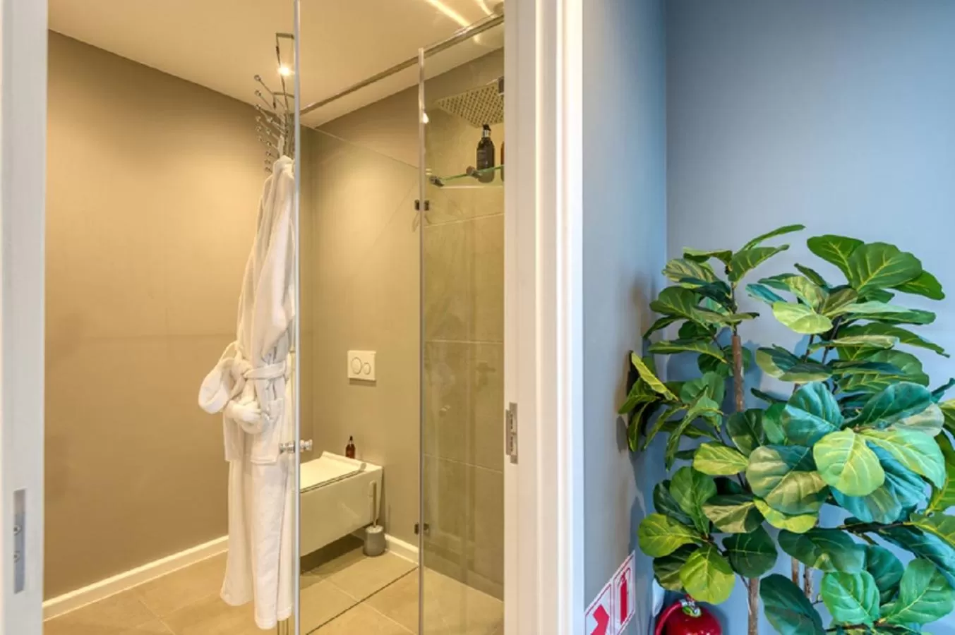 Bathroom in Crown on the Heads