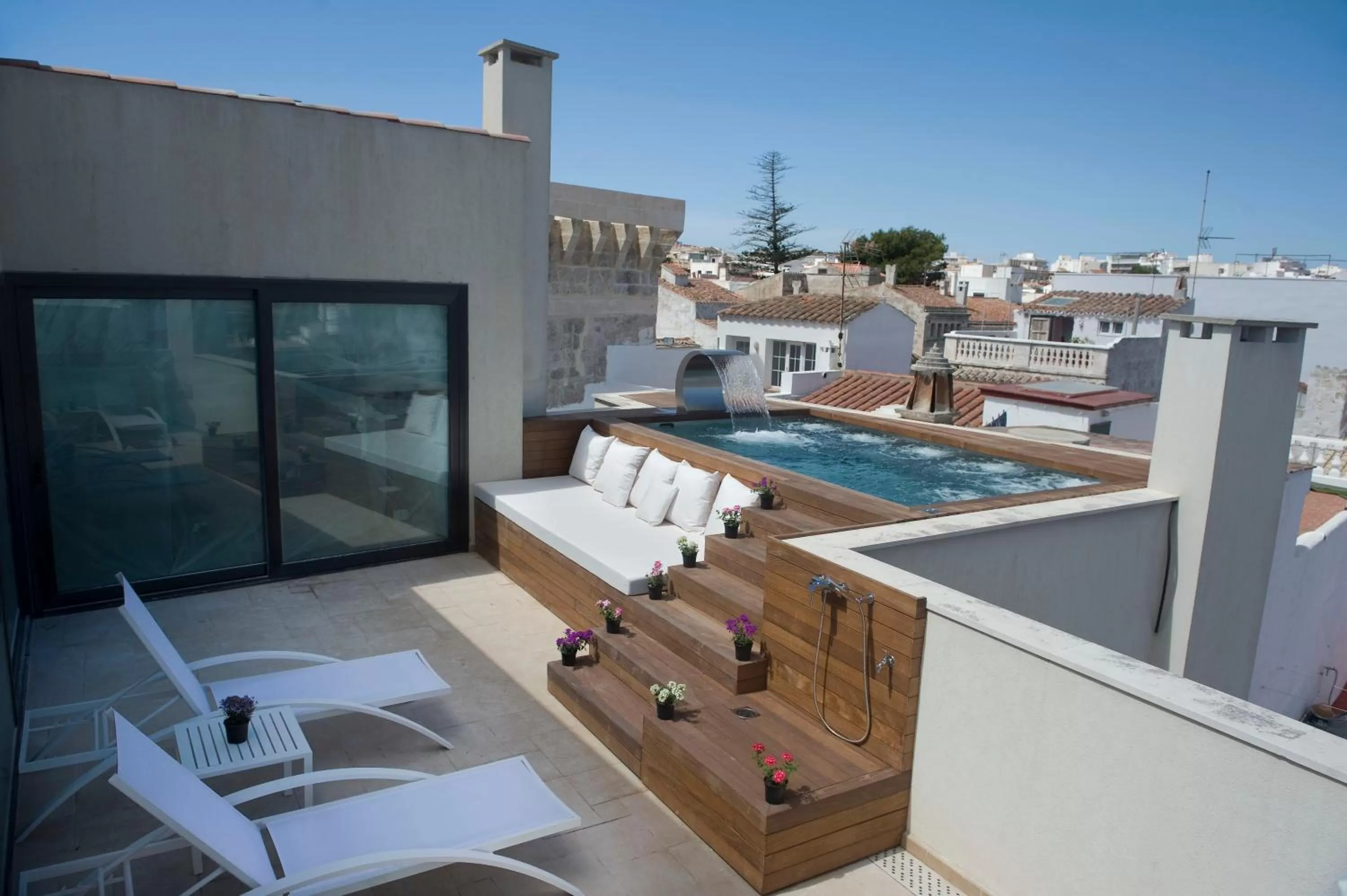 Communal lounge/ TV room in Sindic Hotel - Adults Only