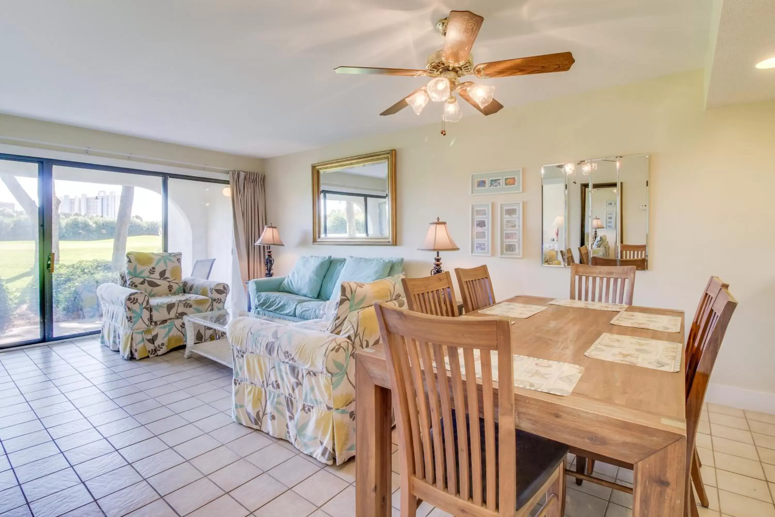 Dining Area in Edgewater Golf Villa #1206