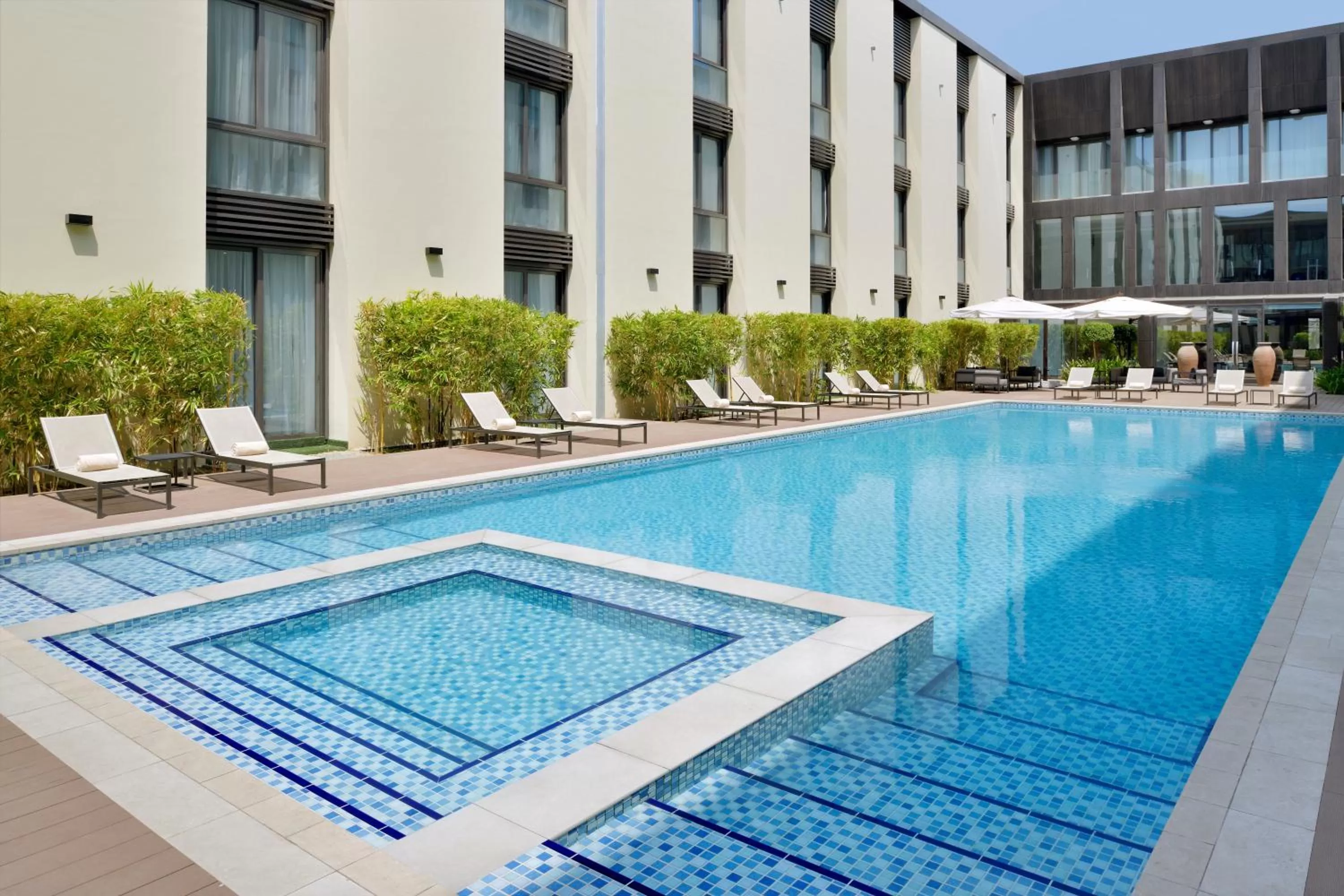 Pool view in Mövenpick Hotel Tahlia Jeddah