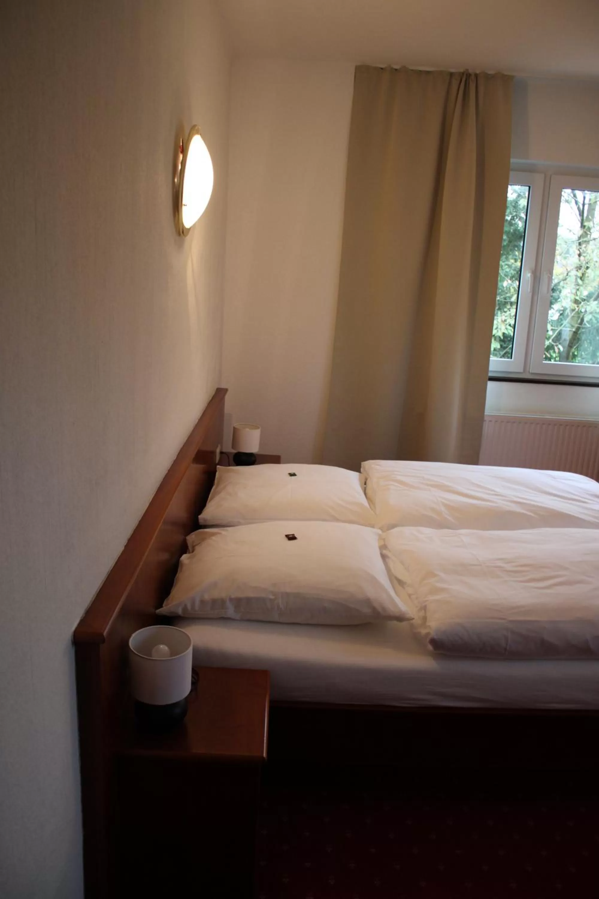 Bedroom, Bed in Hotel Mintarder Wasserbahnhof