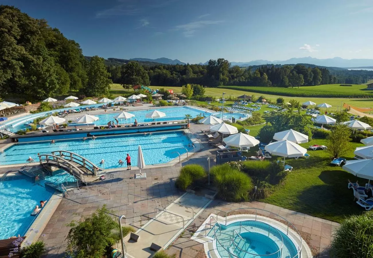 Hot Spring Bath in Ströbinger Hof - Therme Wellness Resort