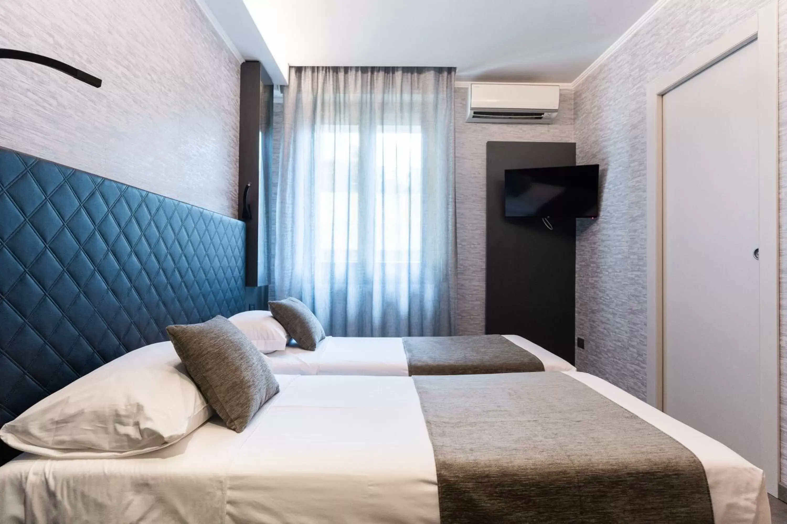 Bed in Hotel Garda