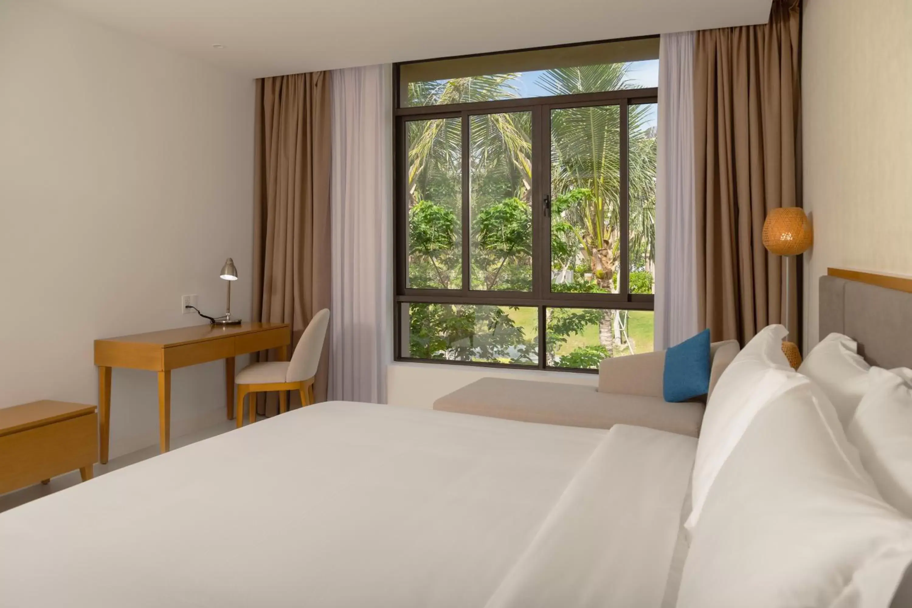 Bedroom, Bed in Wyndham Garden Cam Ranh Resort