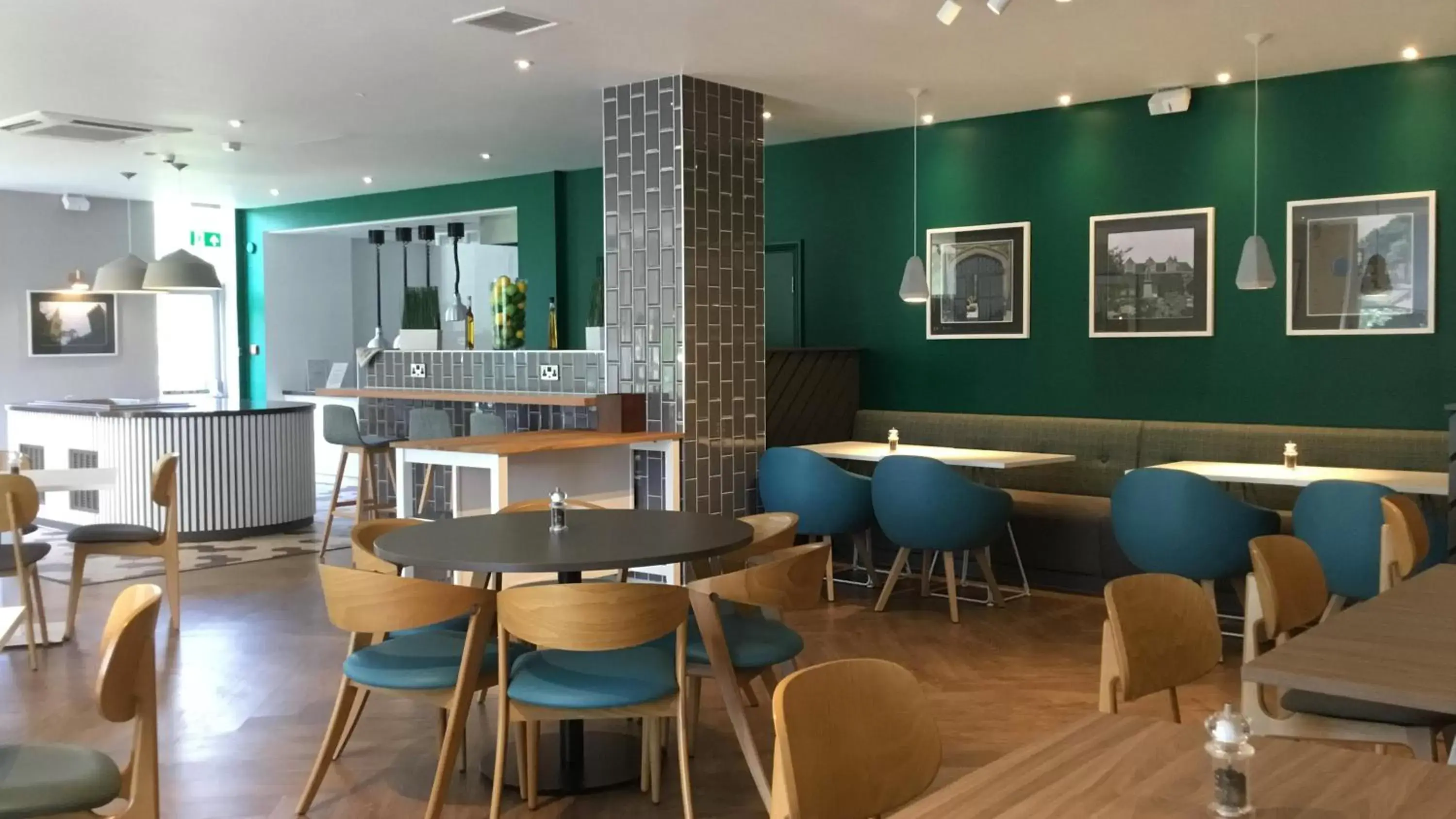 Restaurant/places to eat, Lounge/Bar in Holiday Inn Rugby-Northampton M1 Jct18, an IHG Hotel