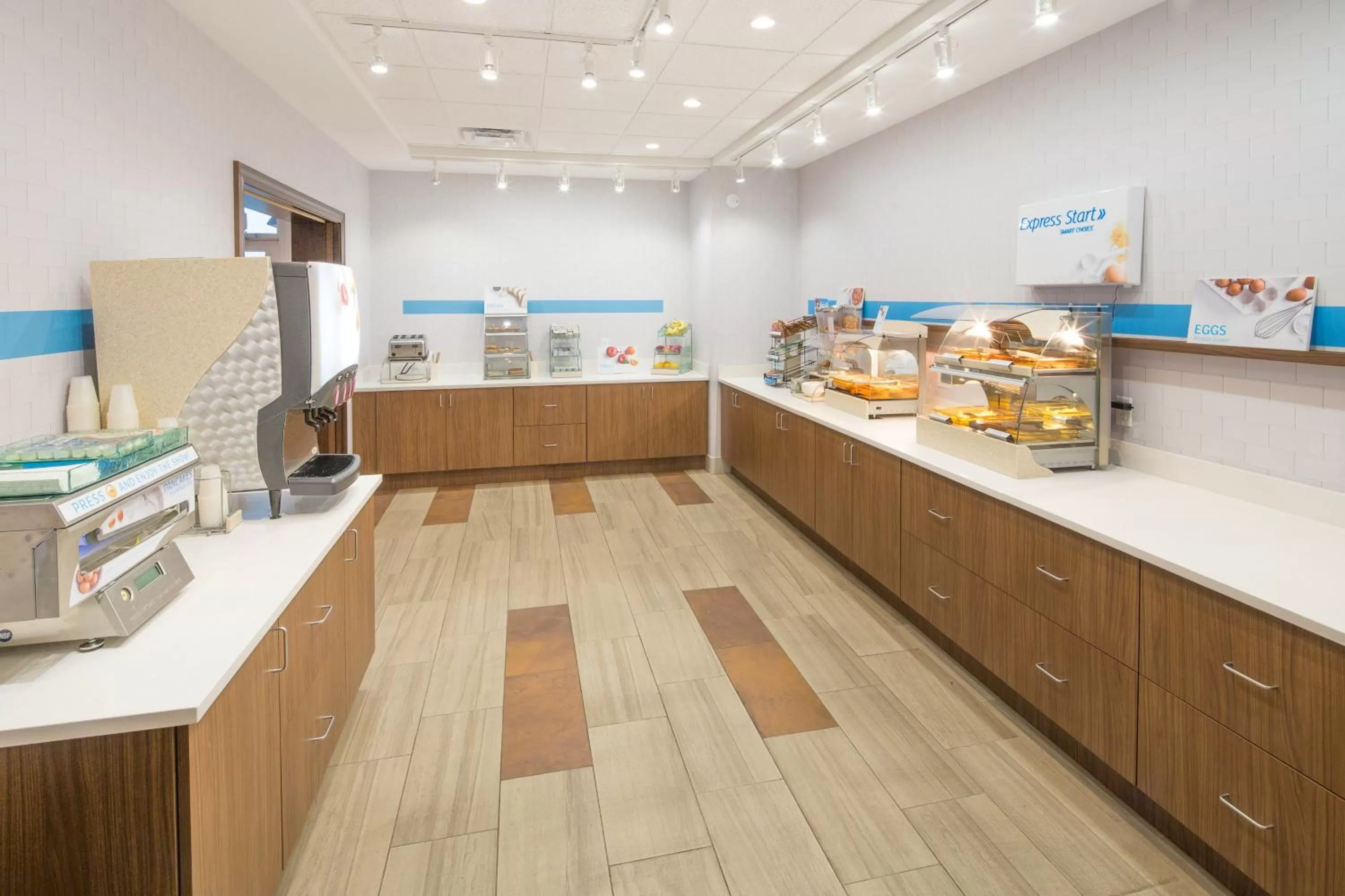 Breakfast in Holiday Inn Express & Suites - Indianapolis NW - Zionsville by IHG