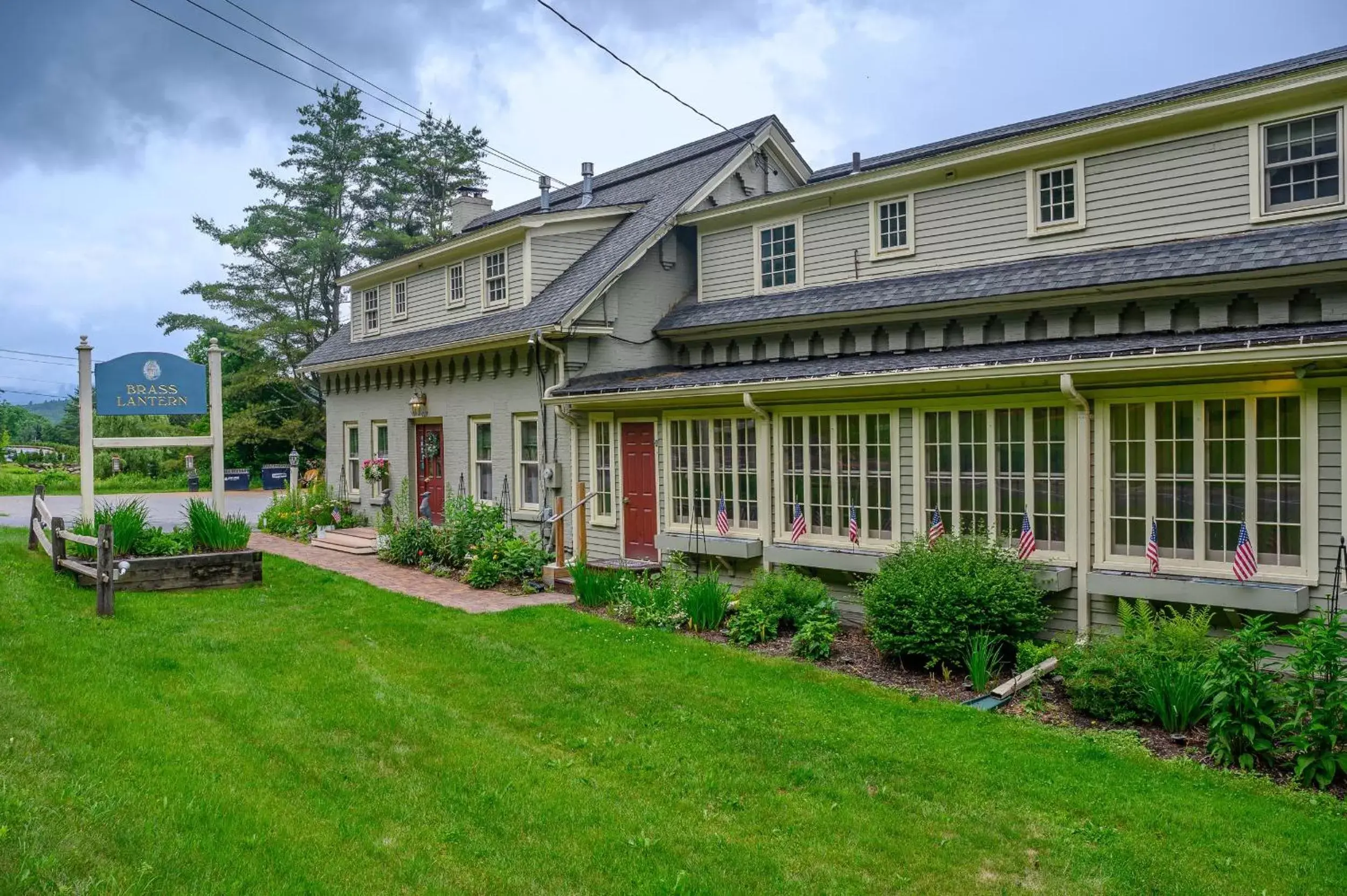 Property Building in Brass Lantern Inn