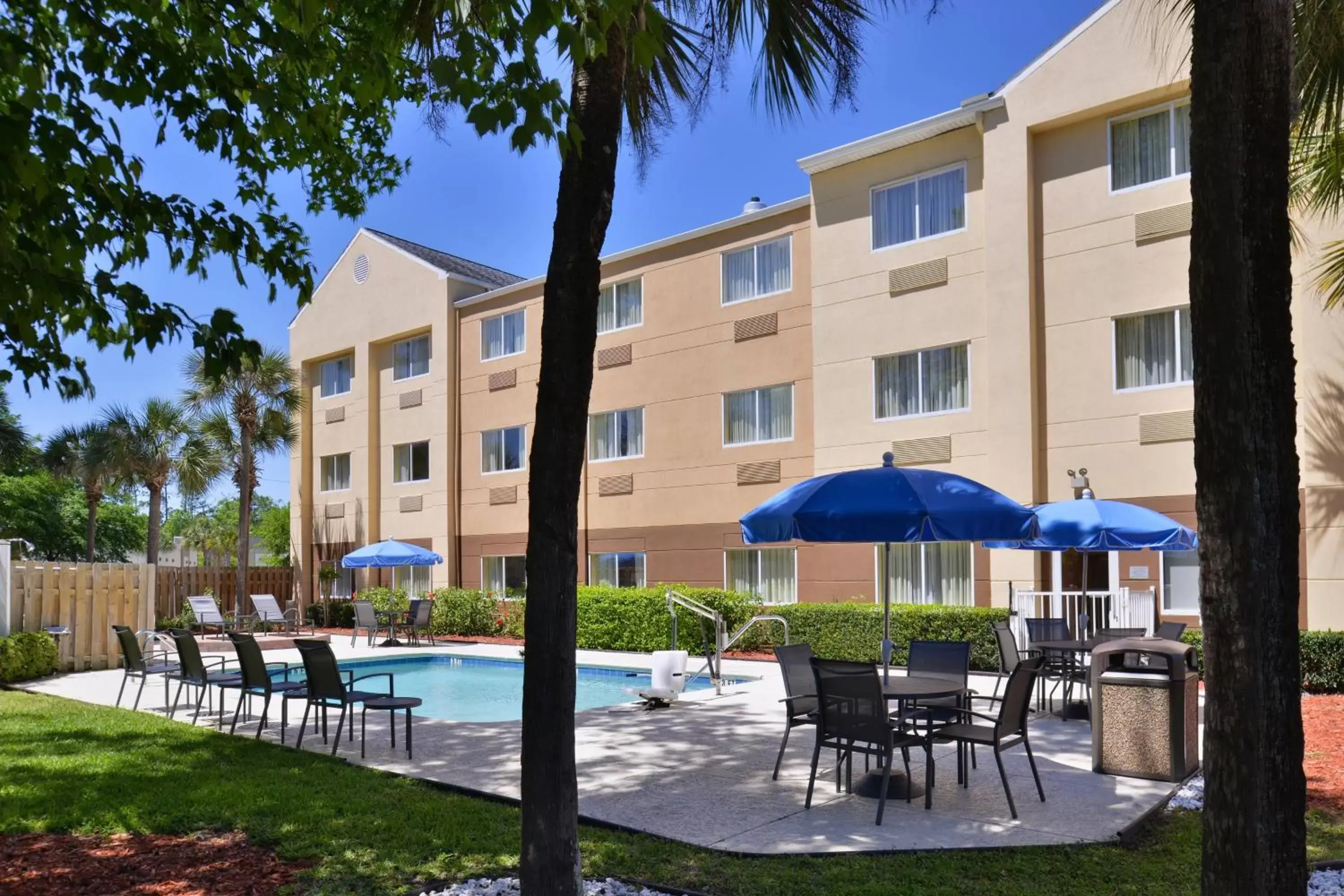 Swimming Pool in Fairfield Inn Jacksonville Orange Park