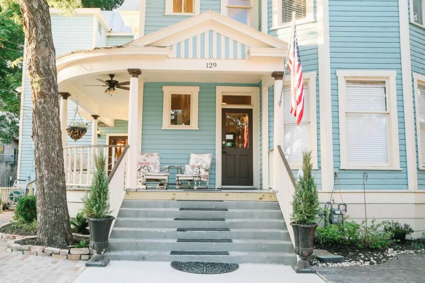 Facade/entrance in Inn on the Riverwalk