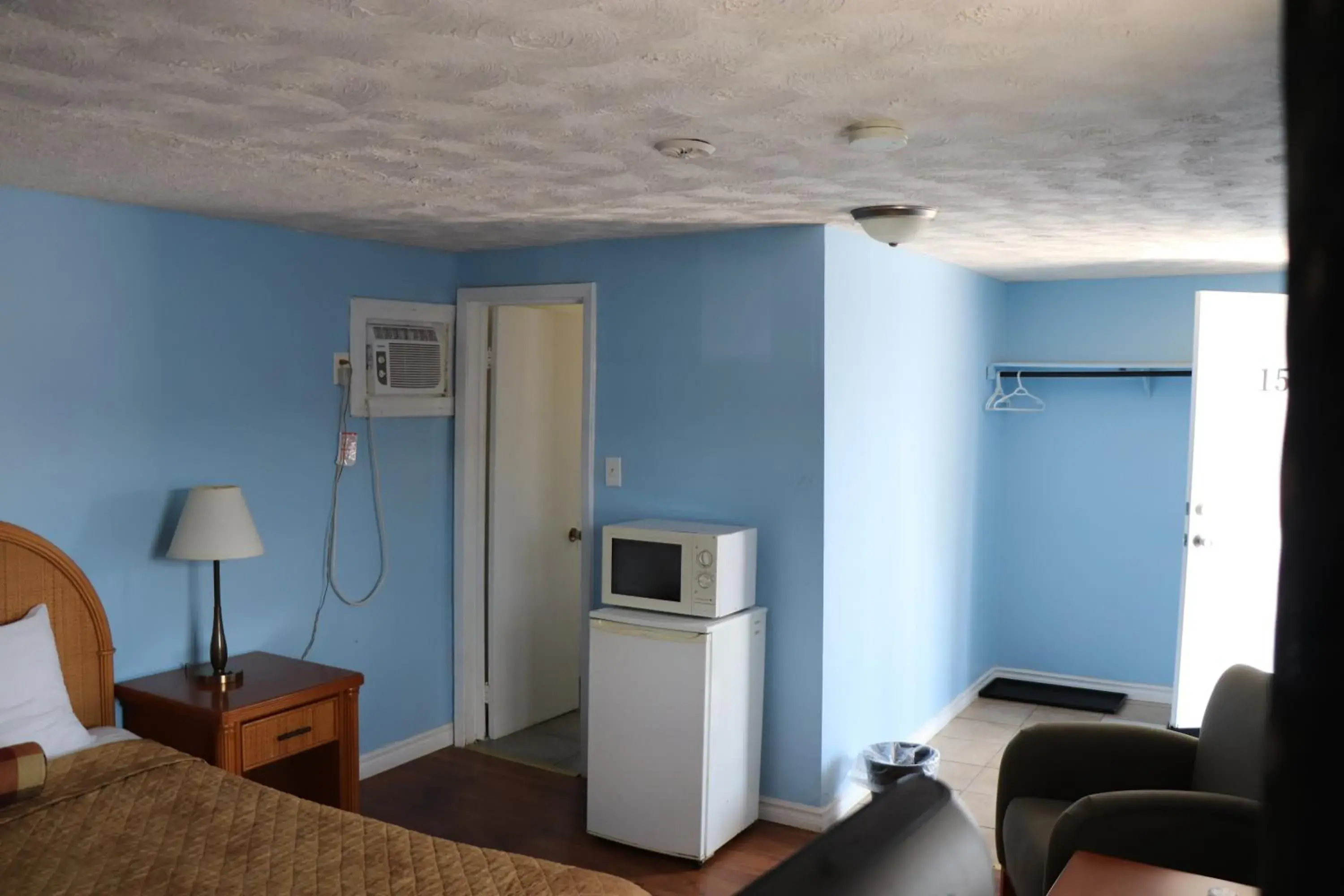 minibar, Seating Area in Falcon Inn