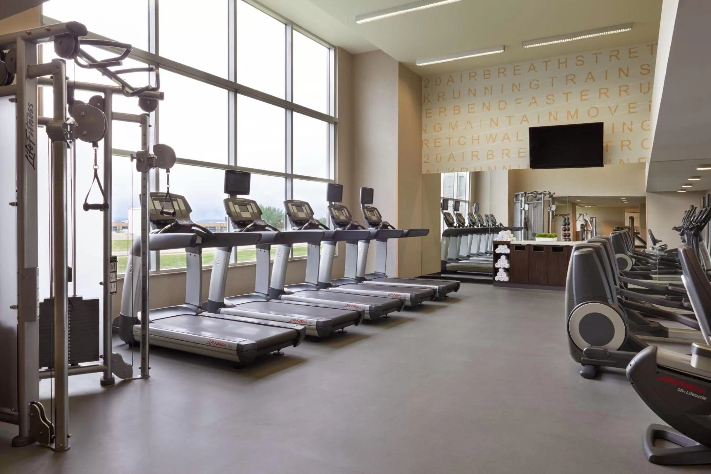 Fitness centre/facilities in Residence Inn by Marriott Calgary Airport