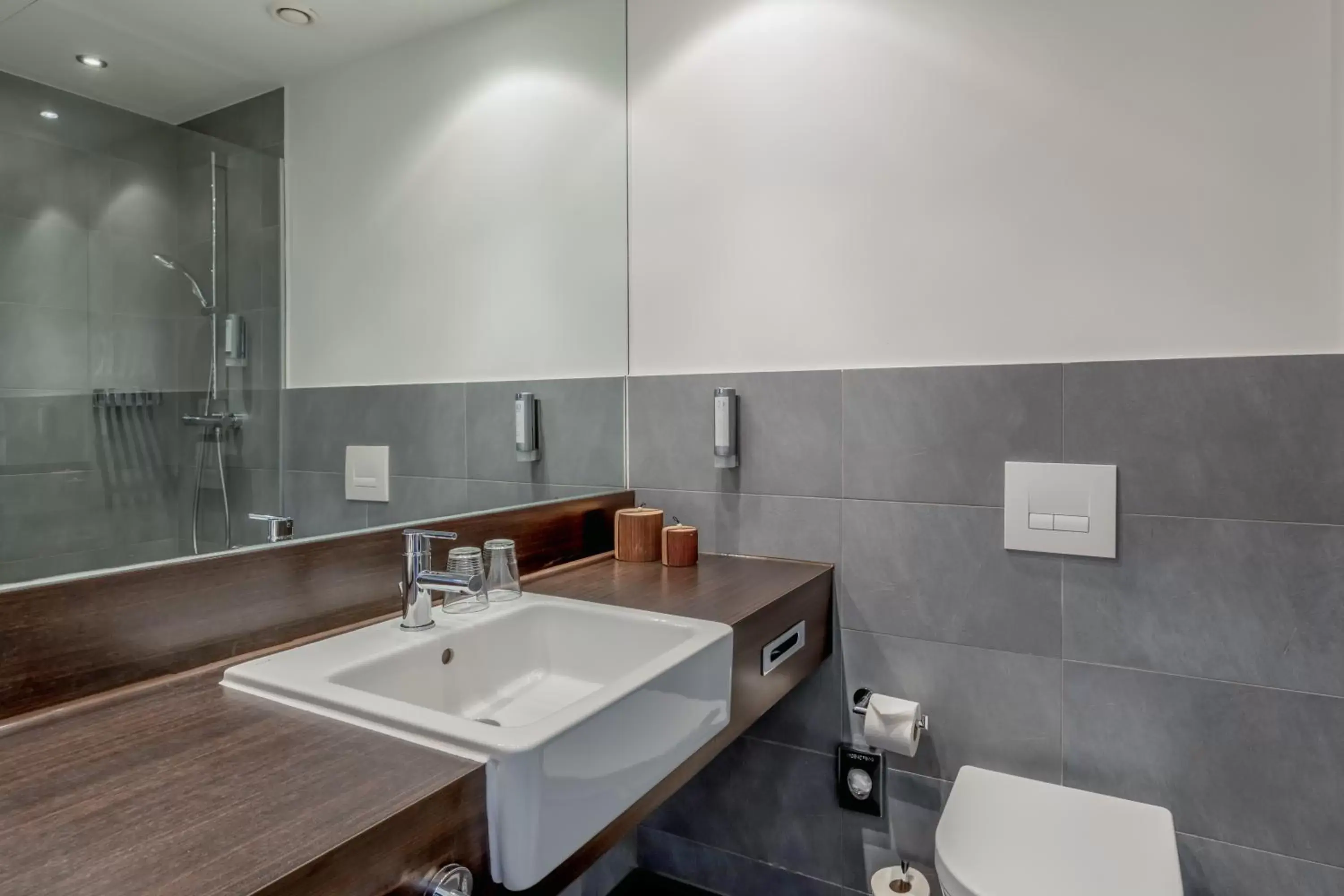 Toilet, Bathroom in Select Hotel Berlin Spiegelturm