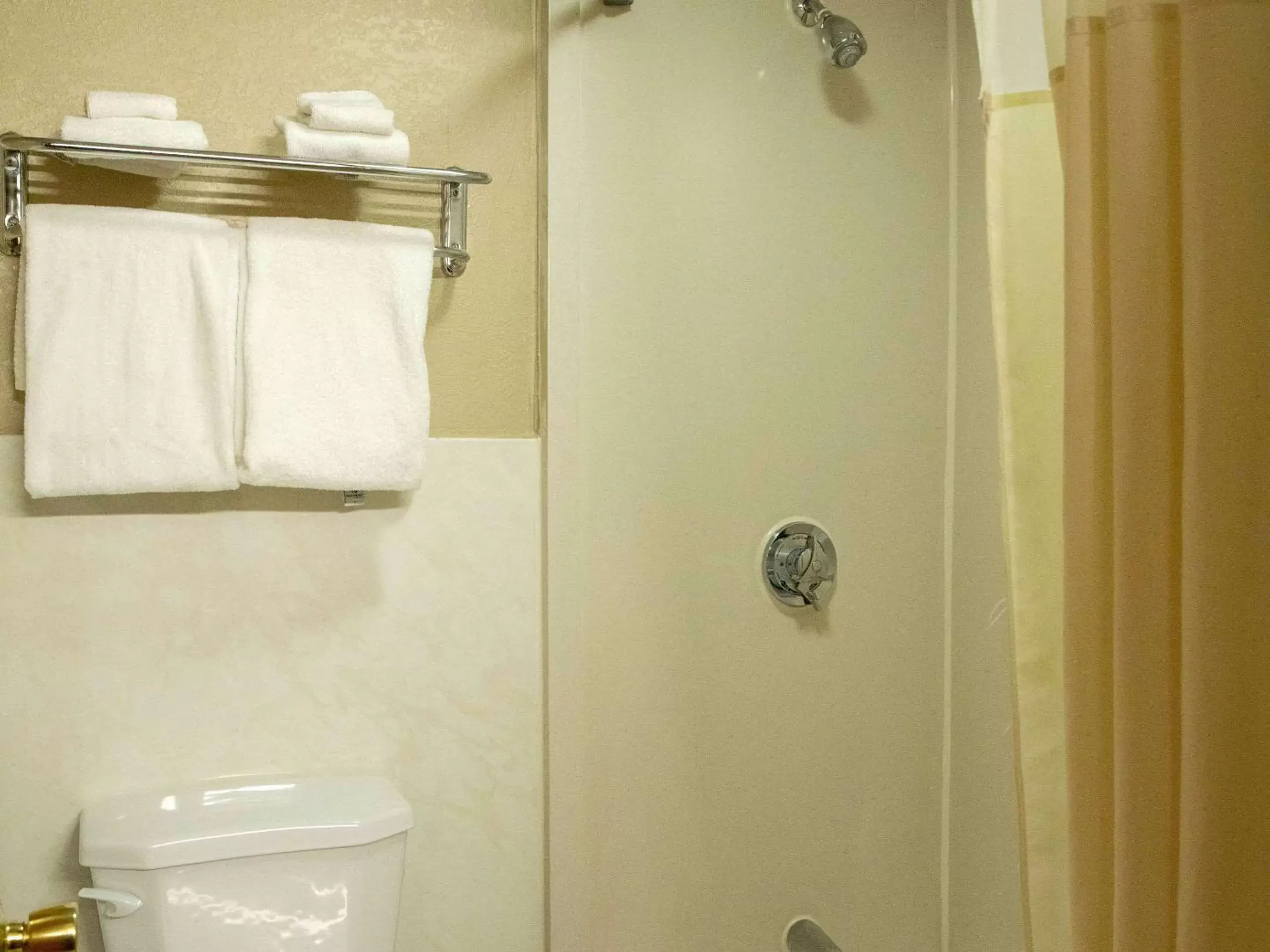 Bathroom in Quality Inn Raynham - Taunton