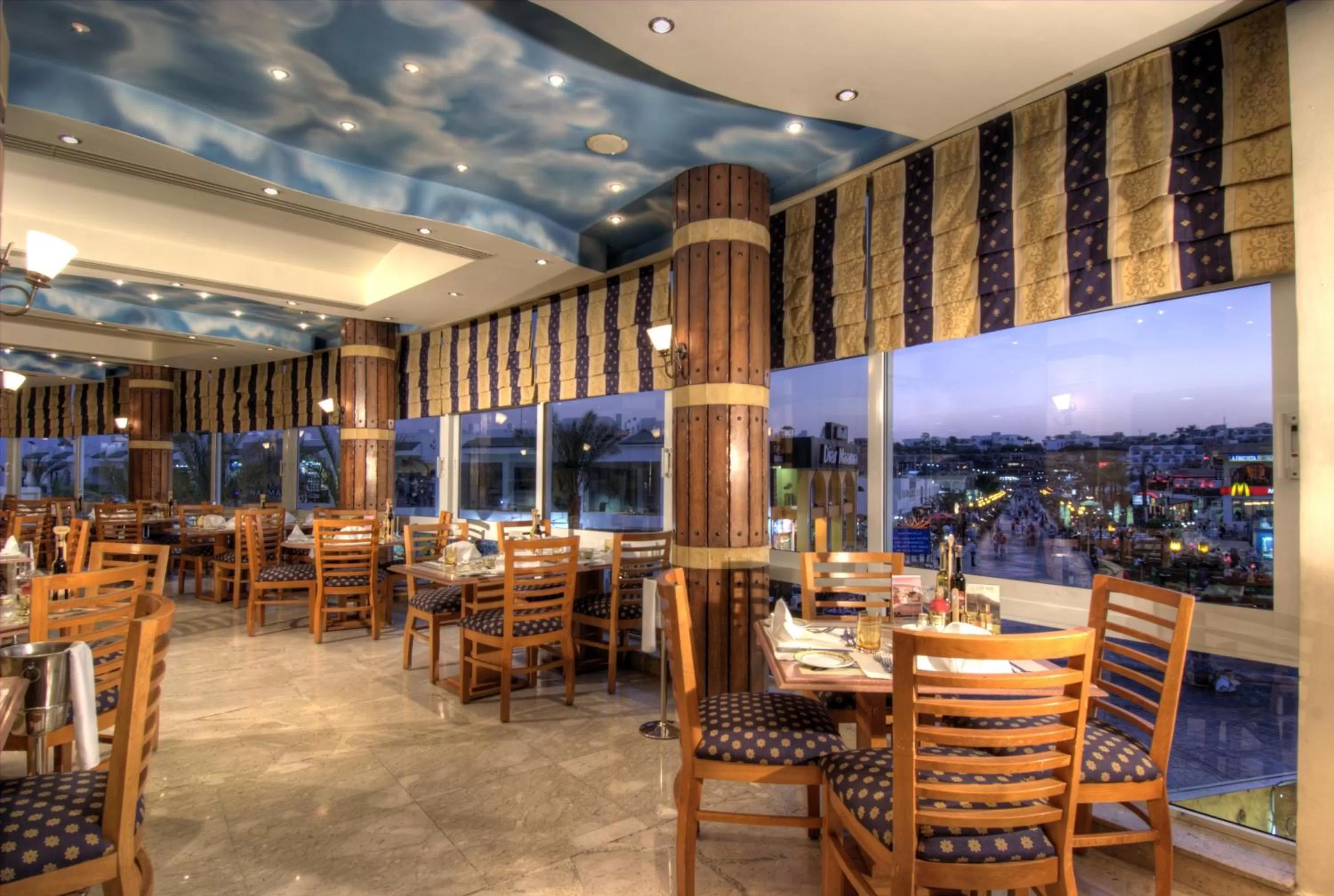 Restaurant/places to eat in Maritim Jolie Ville Resort & Casino